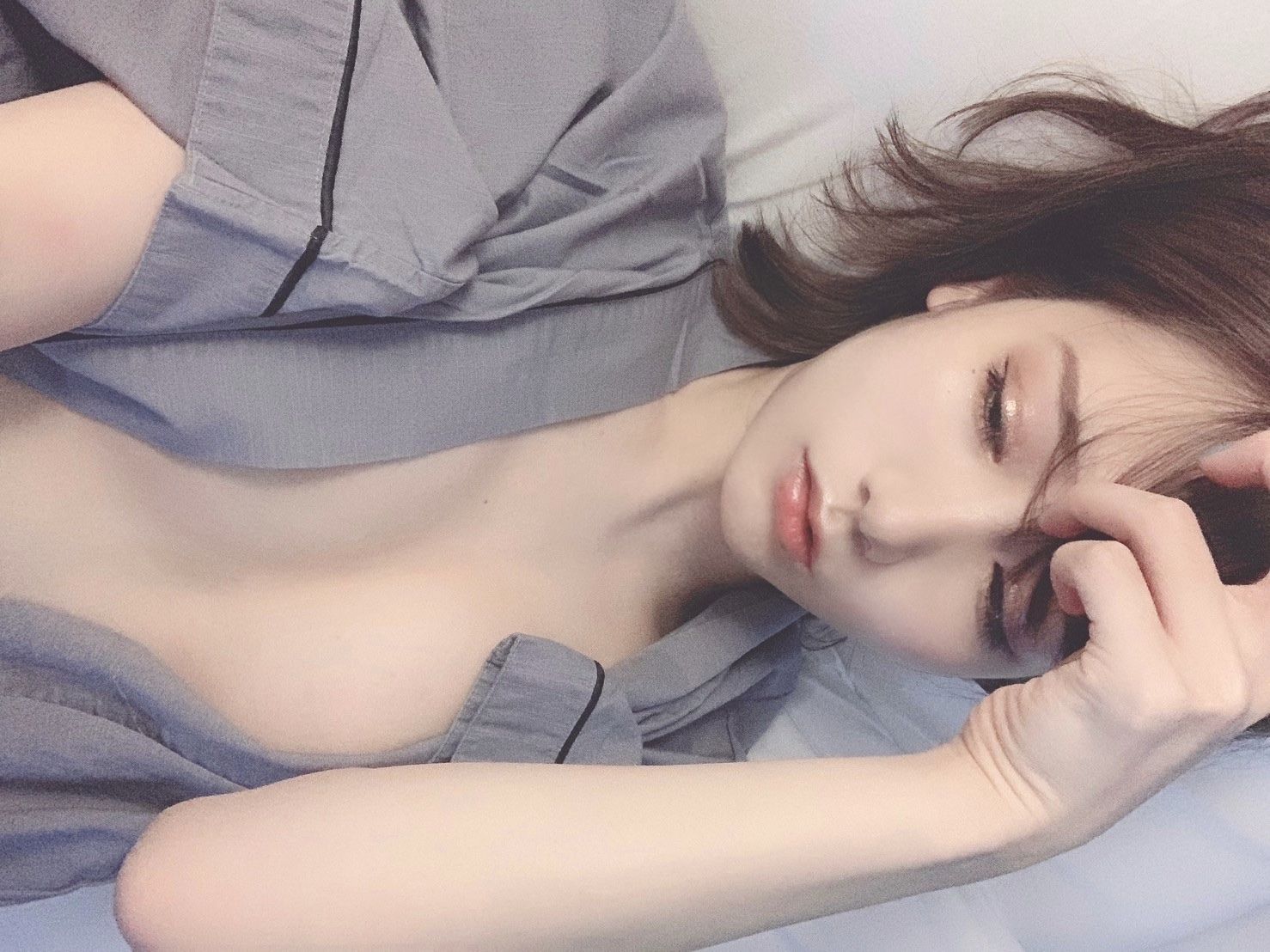 [网红COSER] 日本甜美COSERけんけん[fantia] 2020.08 8月の自撮りいろいろ♡八月的各种自拍照