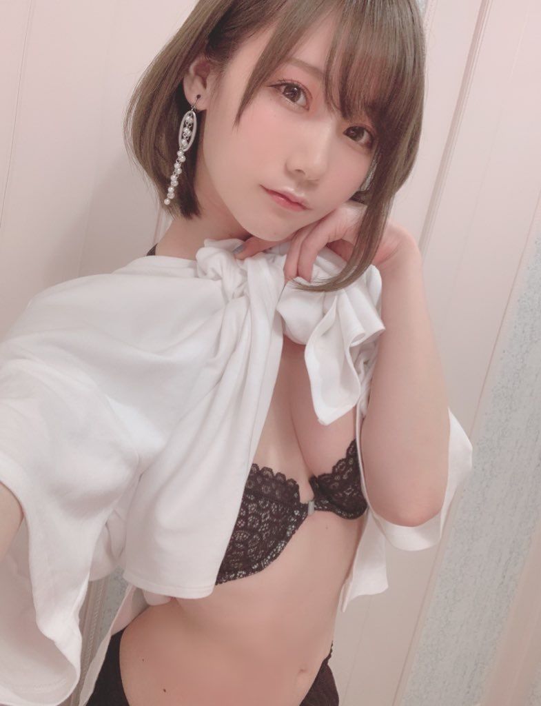 [网红COSER] 日本甜美COSERけんけん[fantia] 2020.07 フロントホックがどう外れるか気になりません？