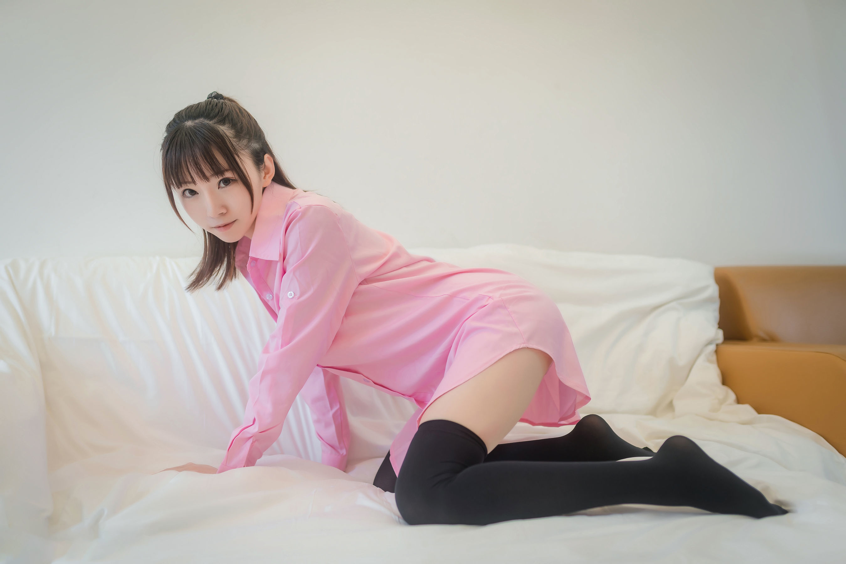 [网红COSER] 动漫博主Kitaro_绮太郎 - 粉色衬衫