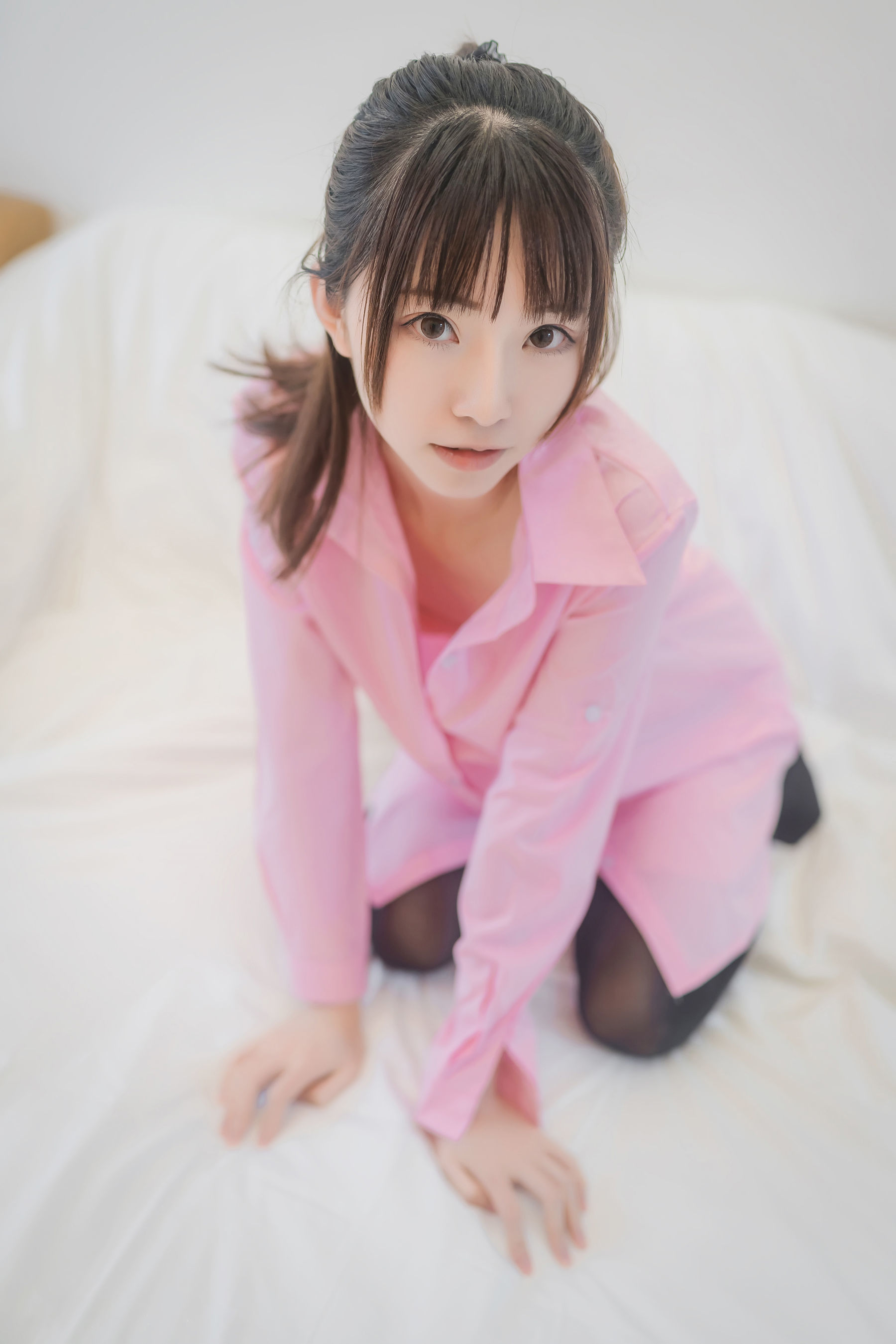 [网红COSER] 动漫博主Kitaro_绮太郎 - 粉色衬衫