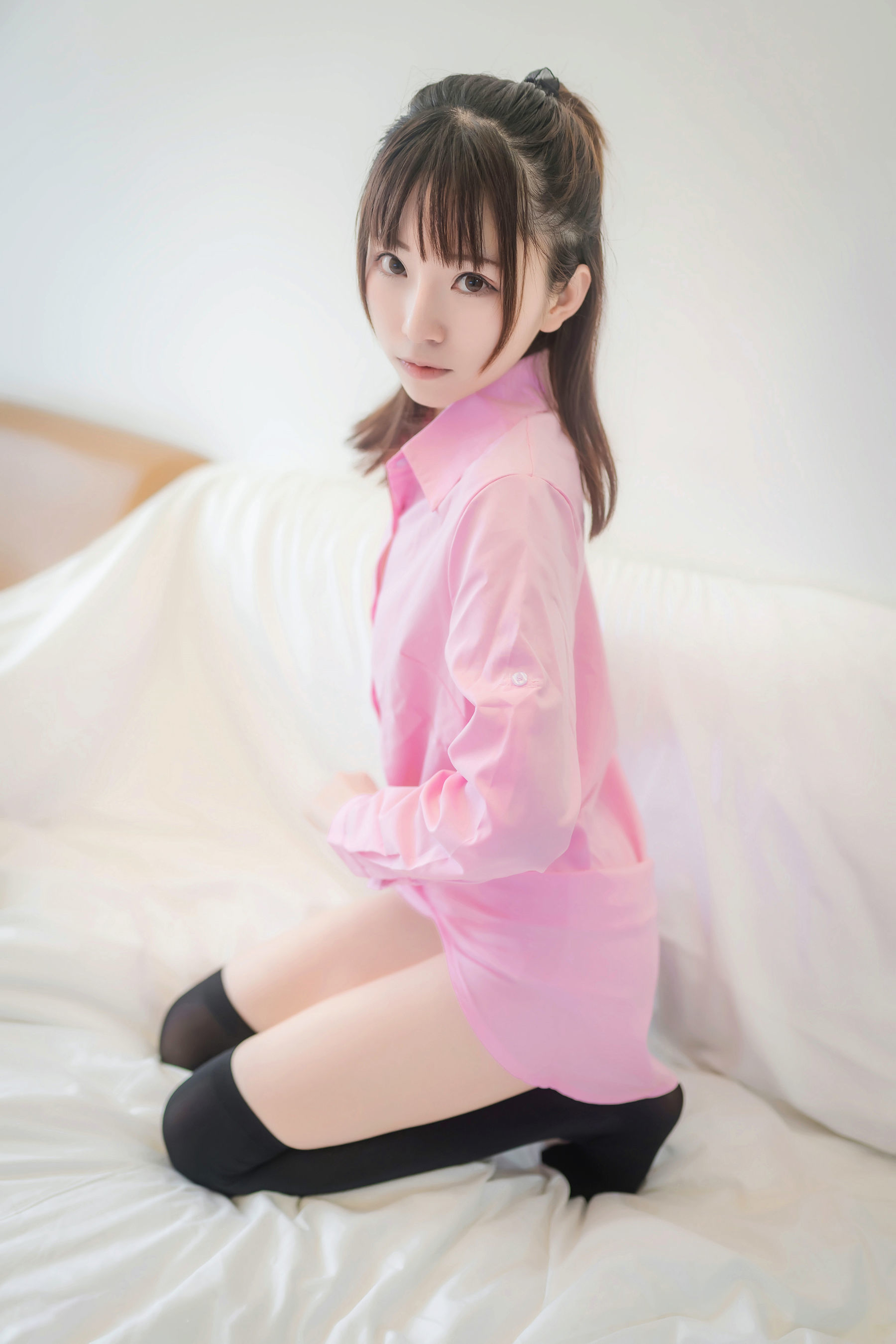 [网红COSER] 动漫博主Kitaro_绮太郎 - 粉色衬衫