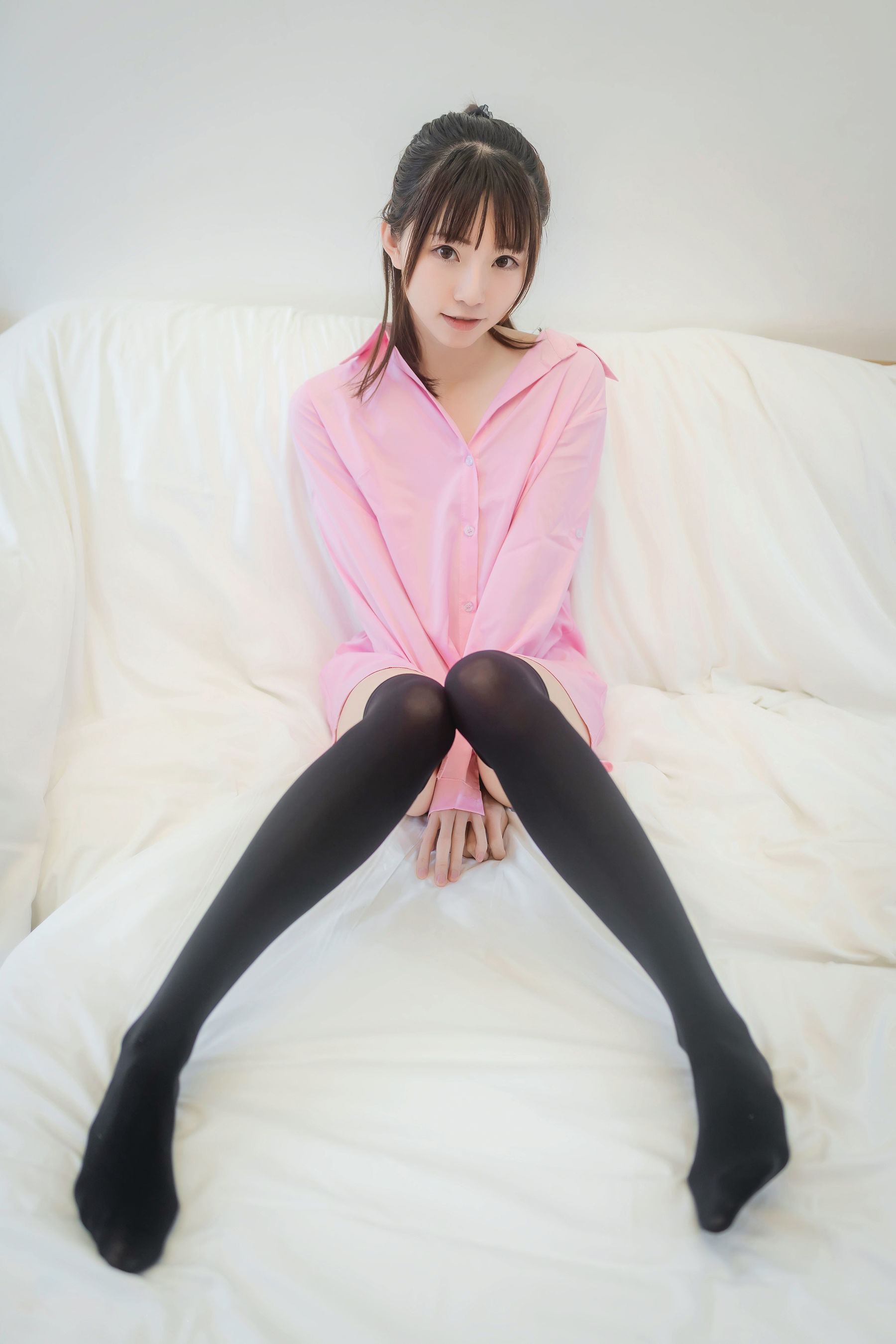 [网红COSER] 动漫博主Kitaro_绮太郎 - 粉色衬衫