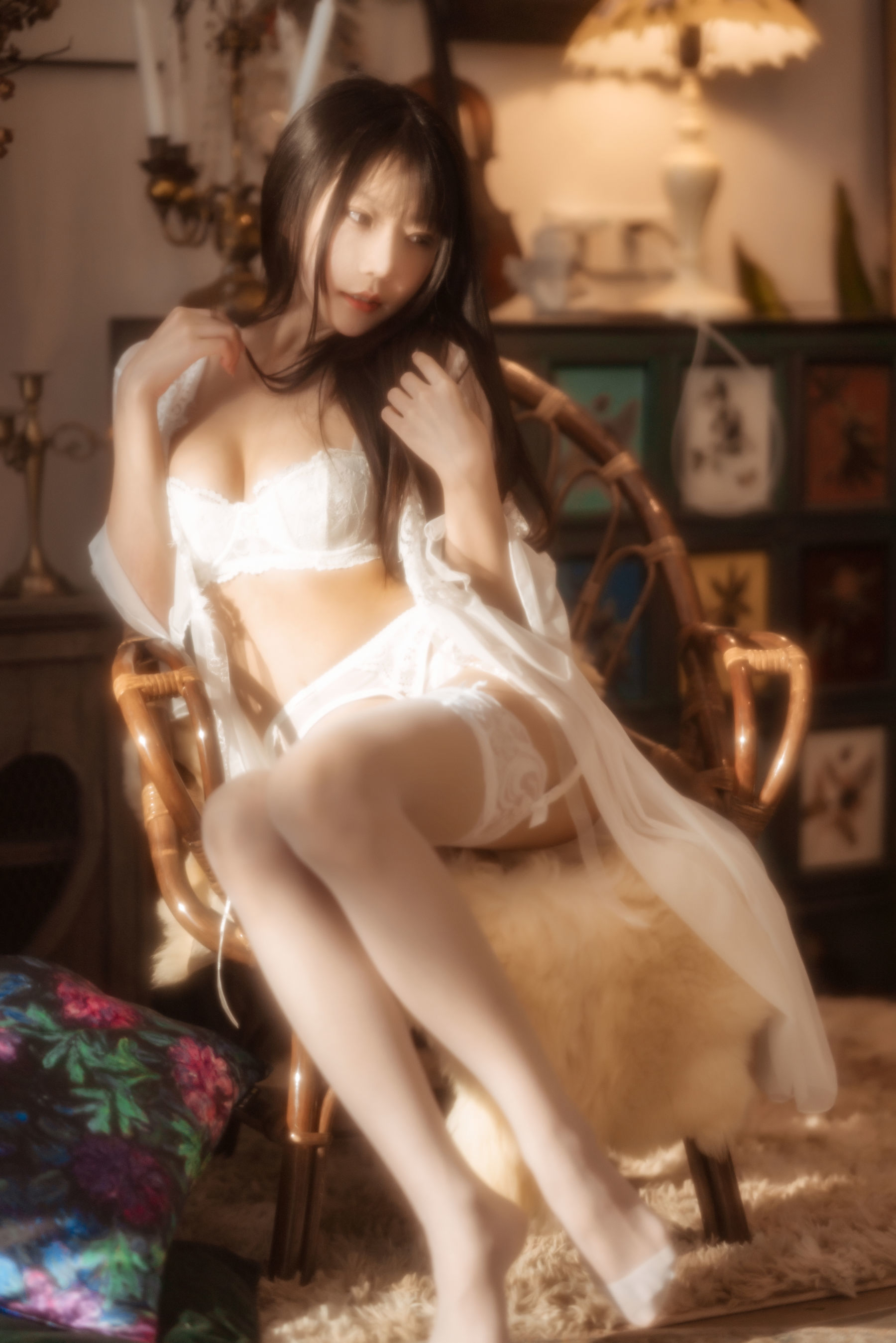 [网红COSER] 香草喵露露 - 室内白色蕾丝