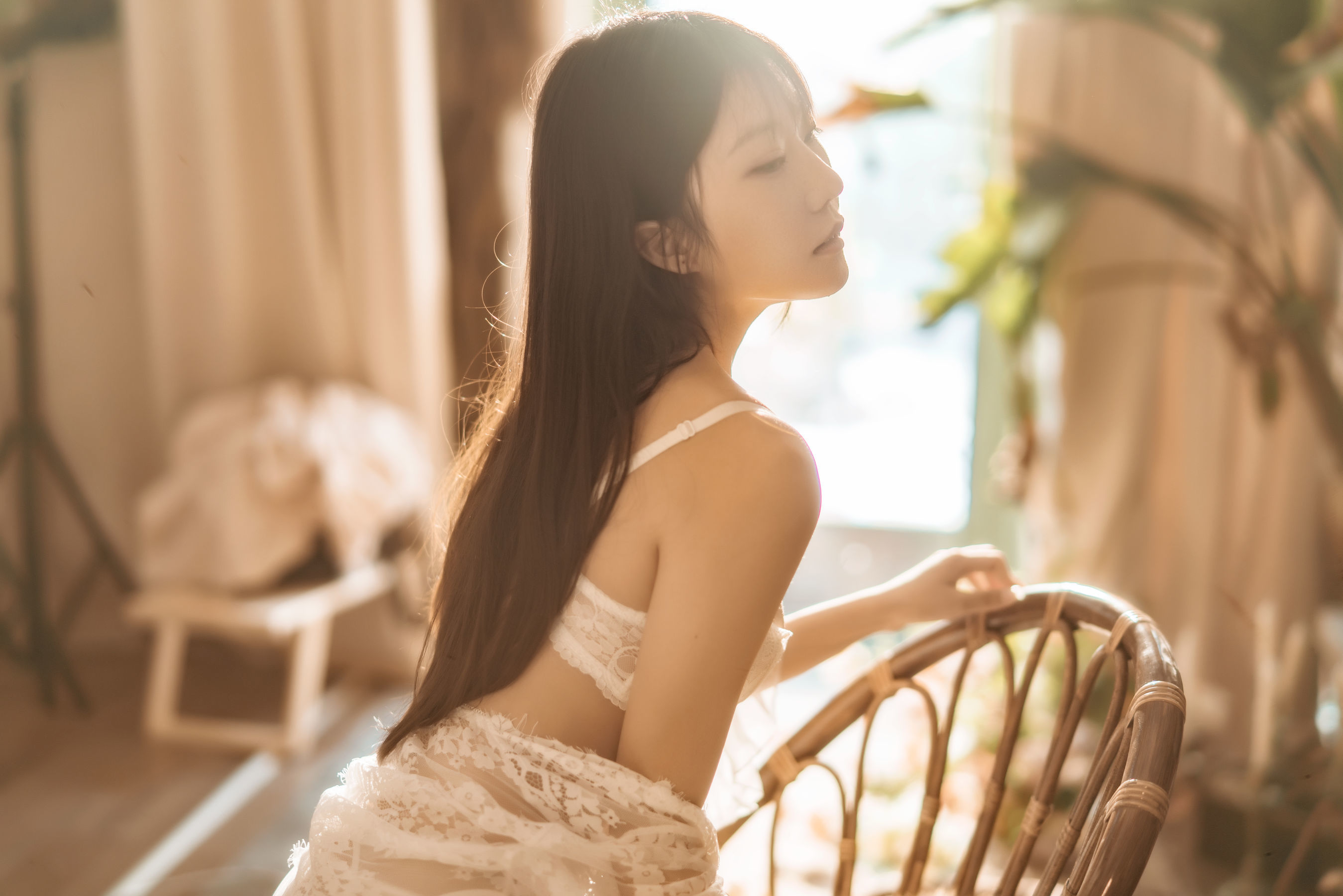 [网红COSER] 香草喵露露 - 室内白色蕾丝