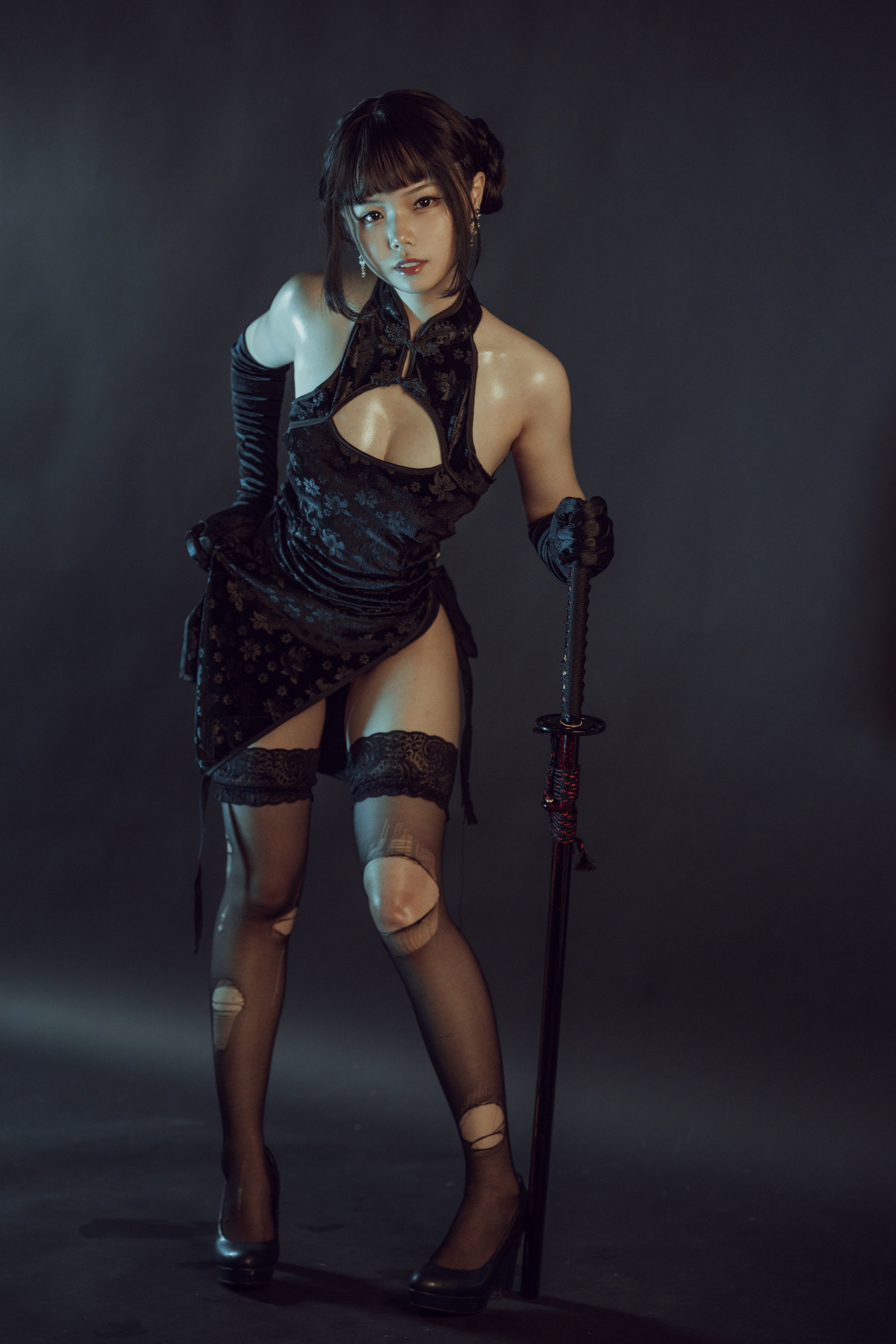 [网红COSER] 七月喵子 - 黑旗袍