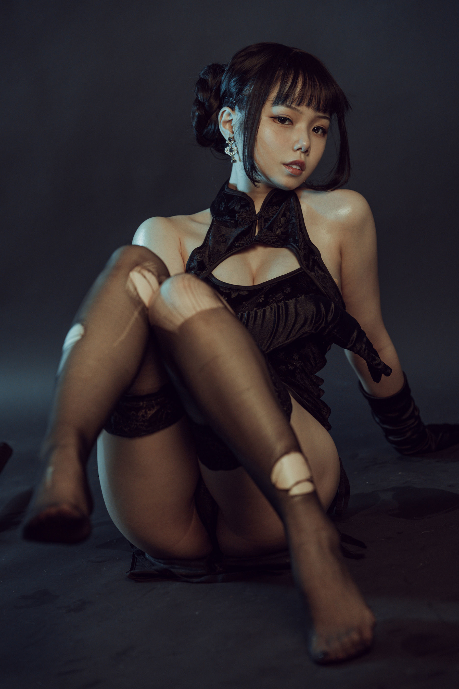 [网红COSER] 七月喵子 - 黑旗袍