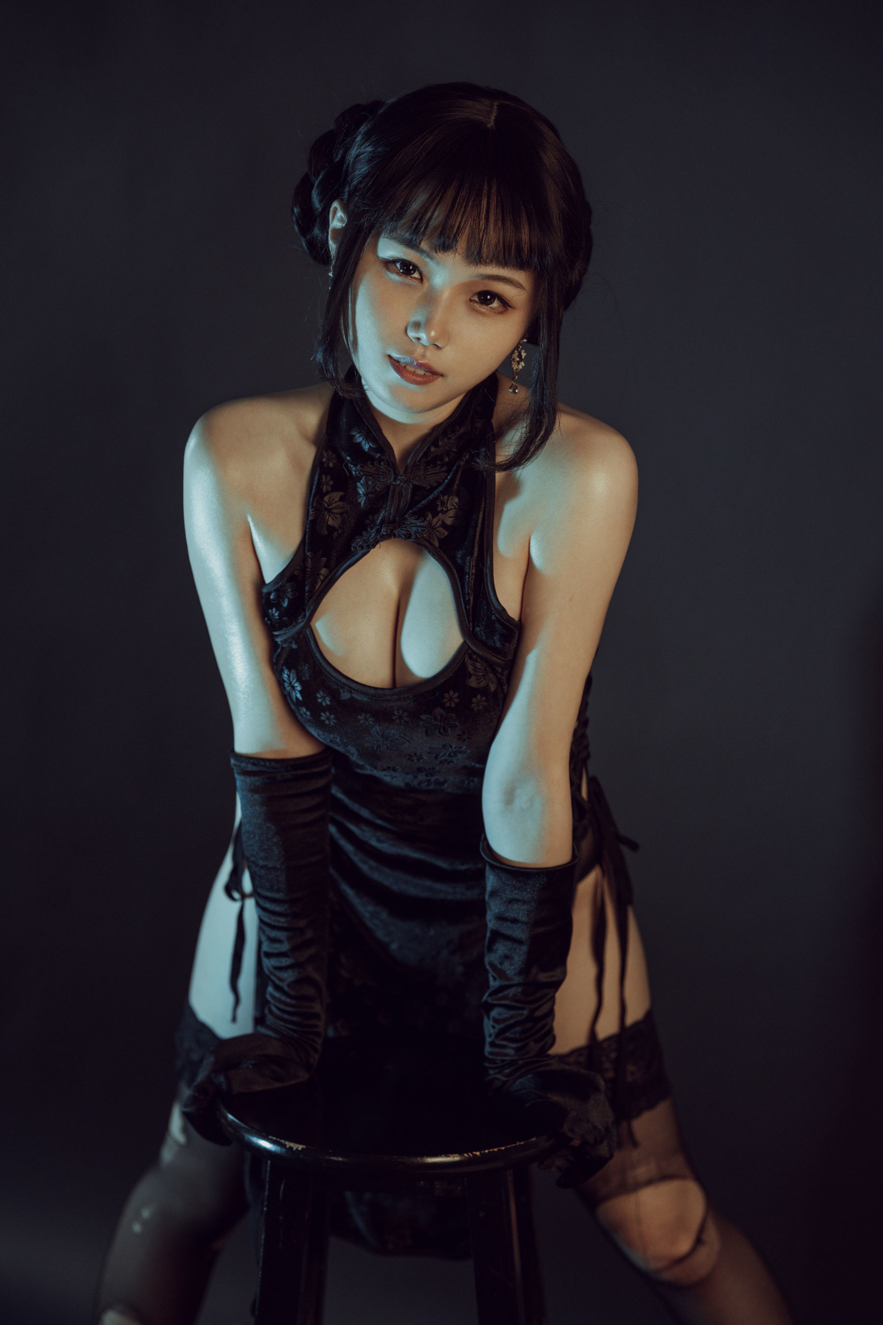 [网红COSER] 七月喵子 - 黑旗袍