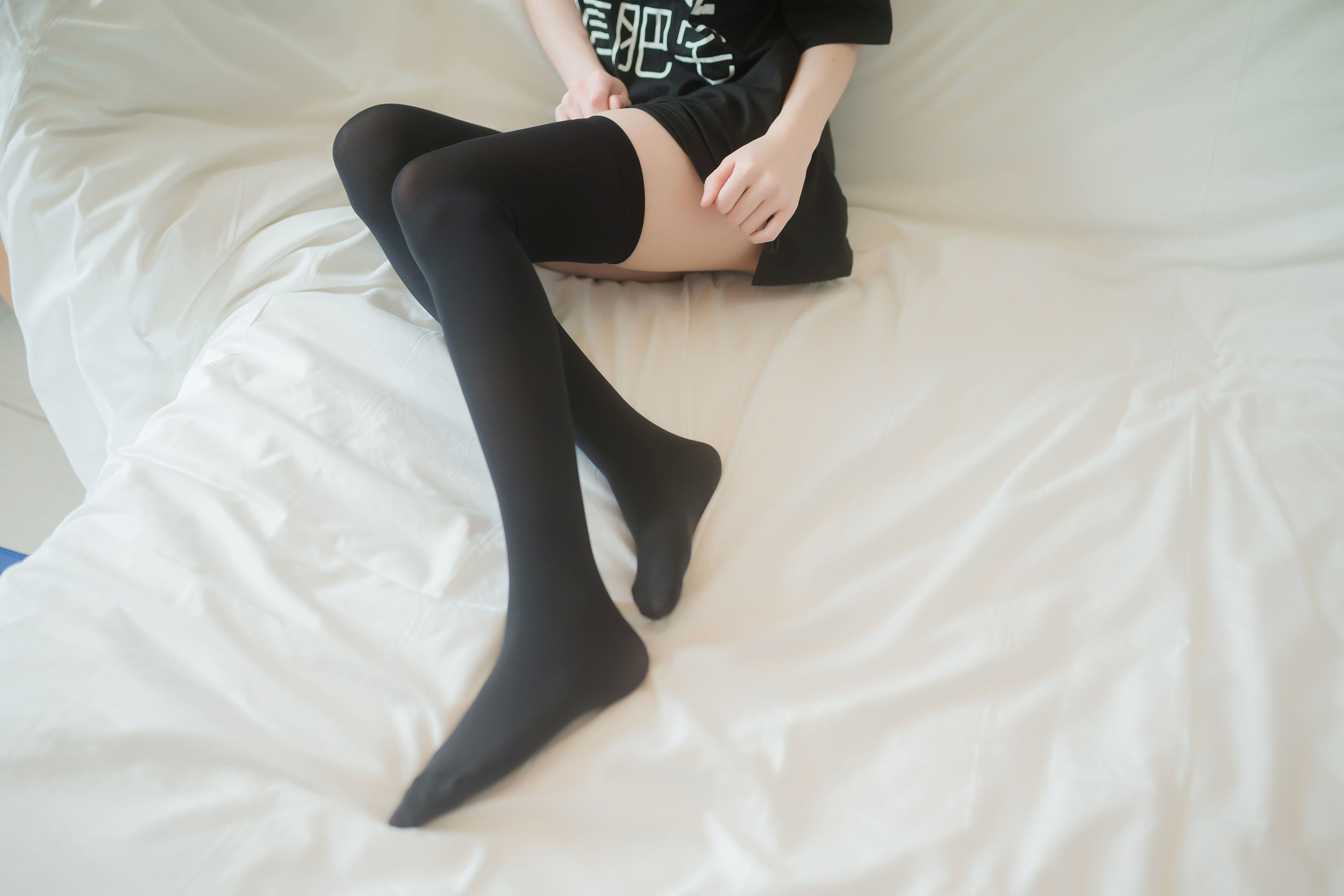 [网红COSER] 动漫博主Kitaro_绮太郎 - 半袖双马尾