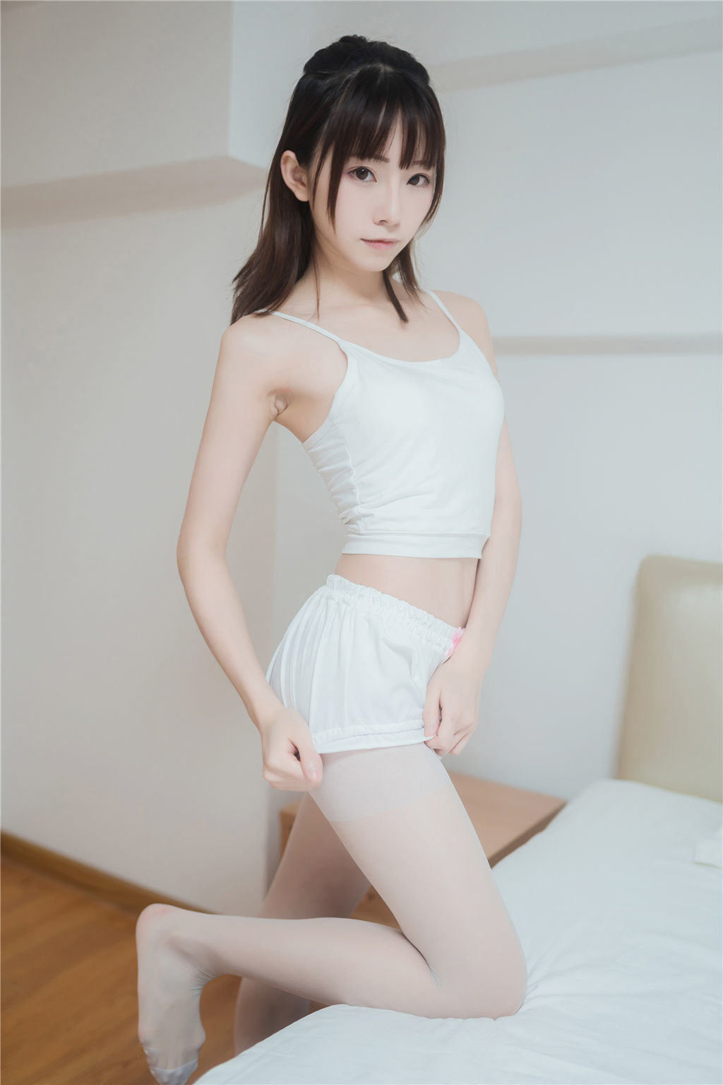 [网红COSER] 动漫博主Kitaro_绮太郎 - 白丝套装