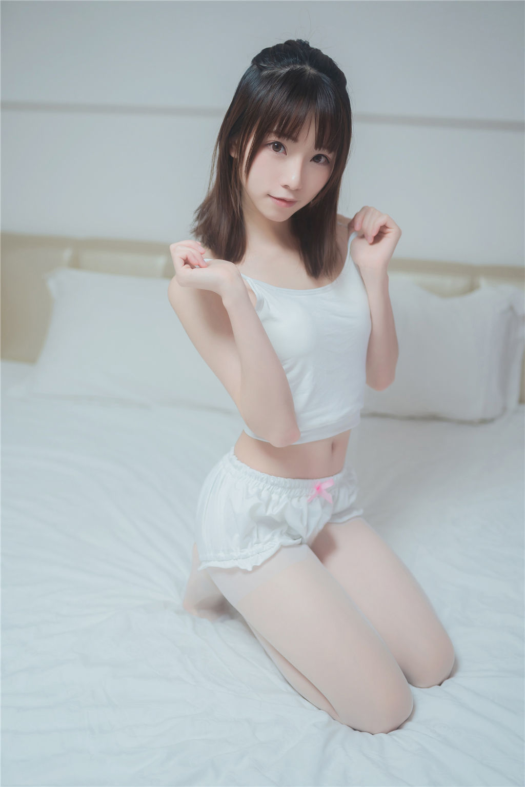 [网红COSER] 动漫博主Kitaro_绮太郎 - 白丝套装