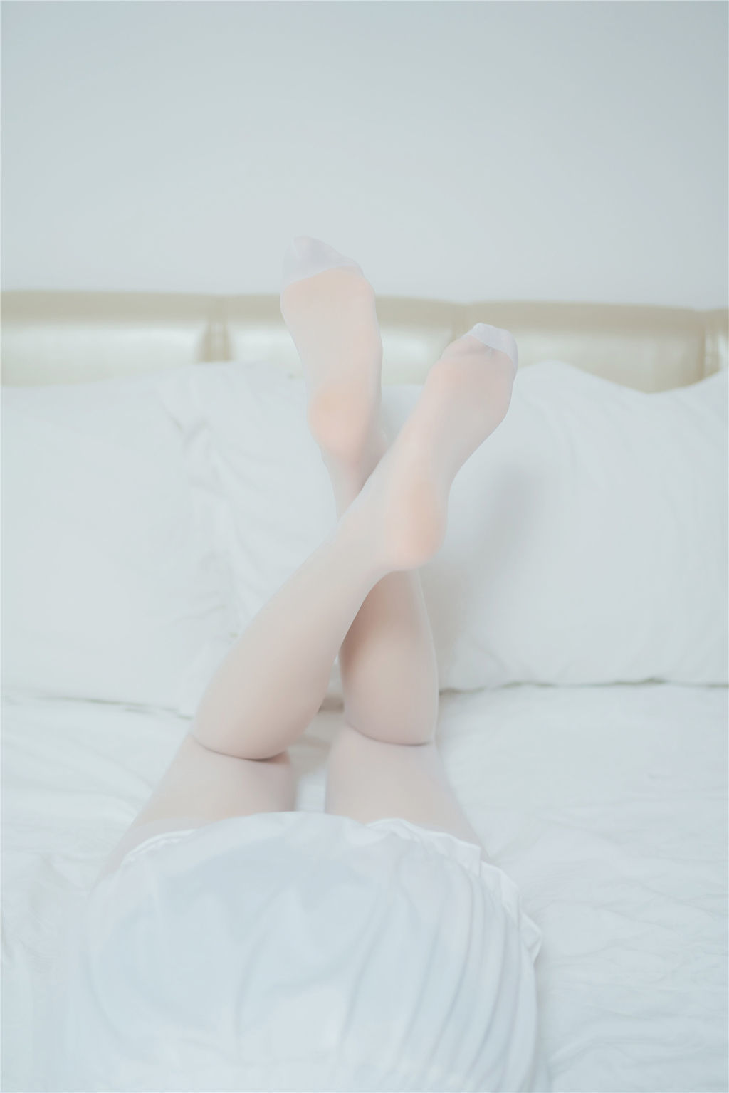 [网红COSER] 动漫博主Kitaro_绮太郎 - 白丝套装