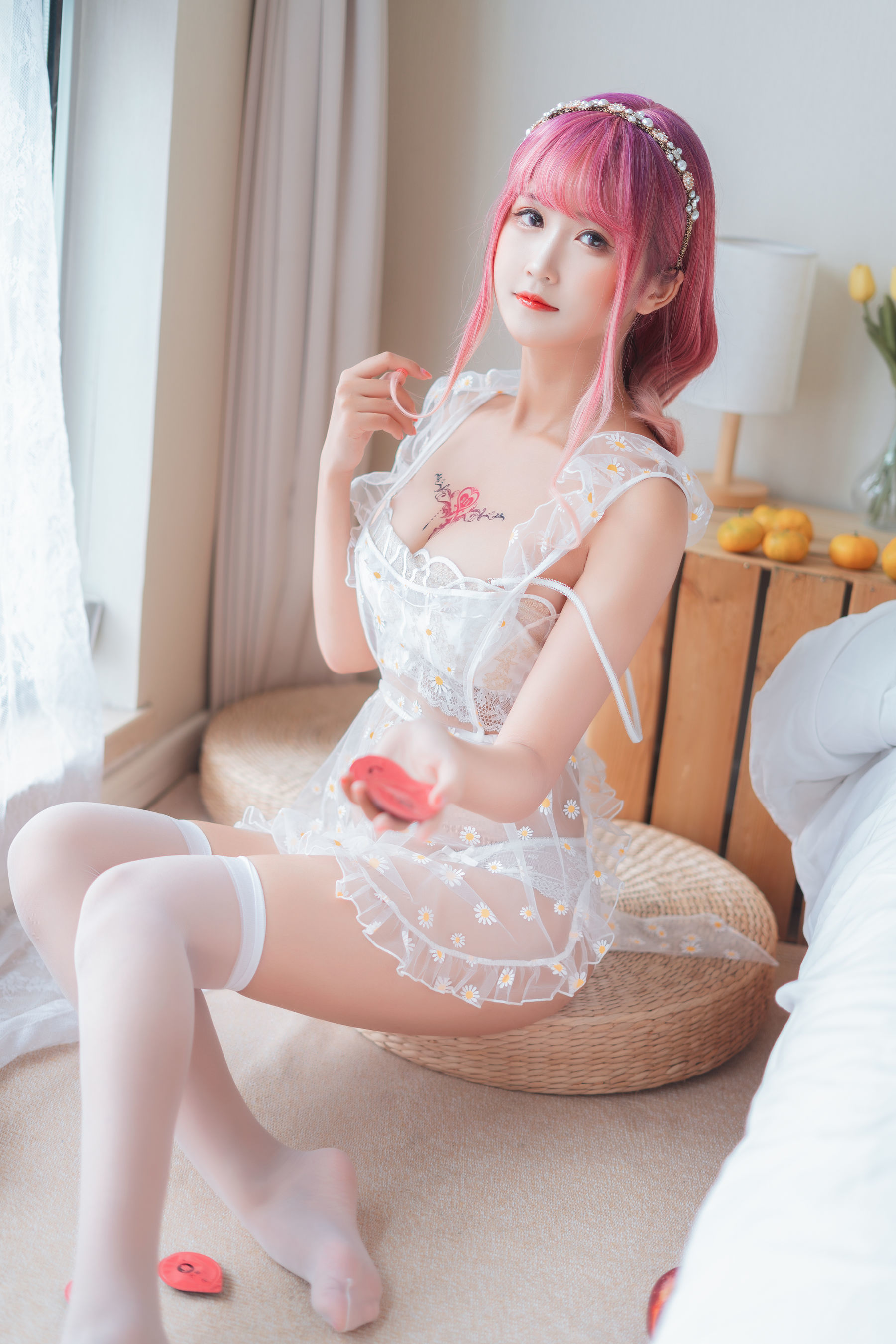 [网红COSER] 微博妹子三度_69 - 雏菊围裙