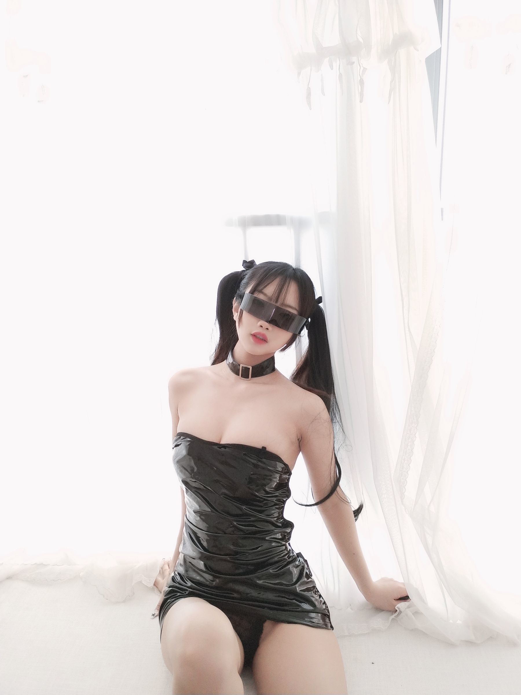 [网红COSER] 白嫩美少女鬼畜瑶 - 胶衣