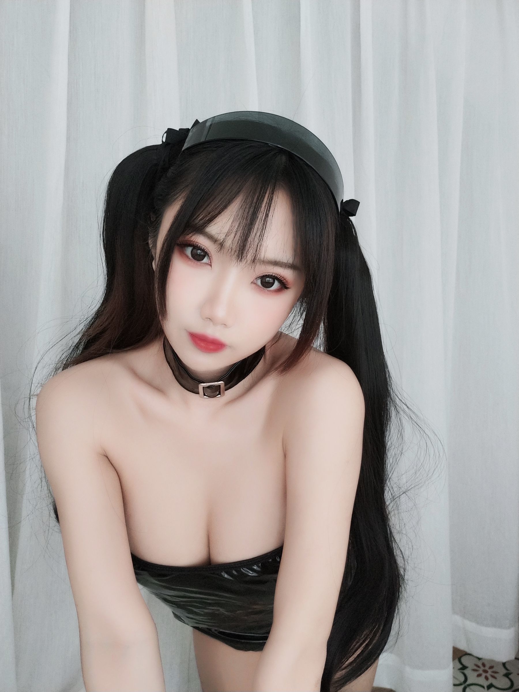 [网红COSER] 白嫩美少女鬼畜瑶 - 胶衣