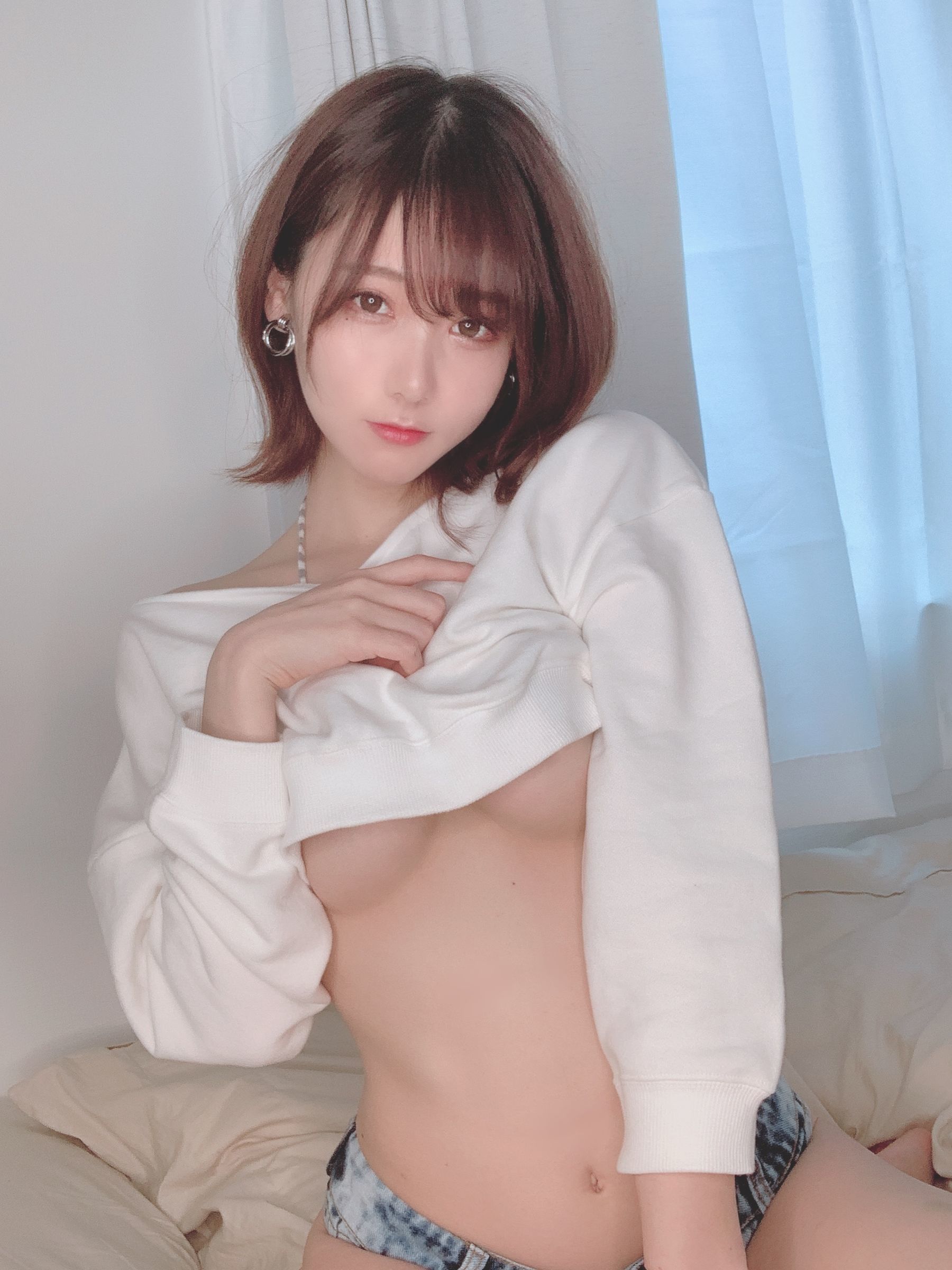 [网红COSER] 日本甜美COSERけんけん[fantia] 2020.05 ショート丈スウェット×スポブラ