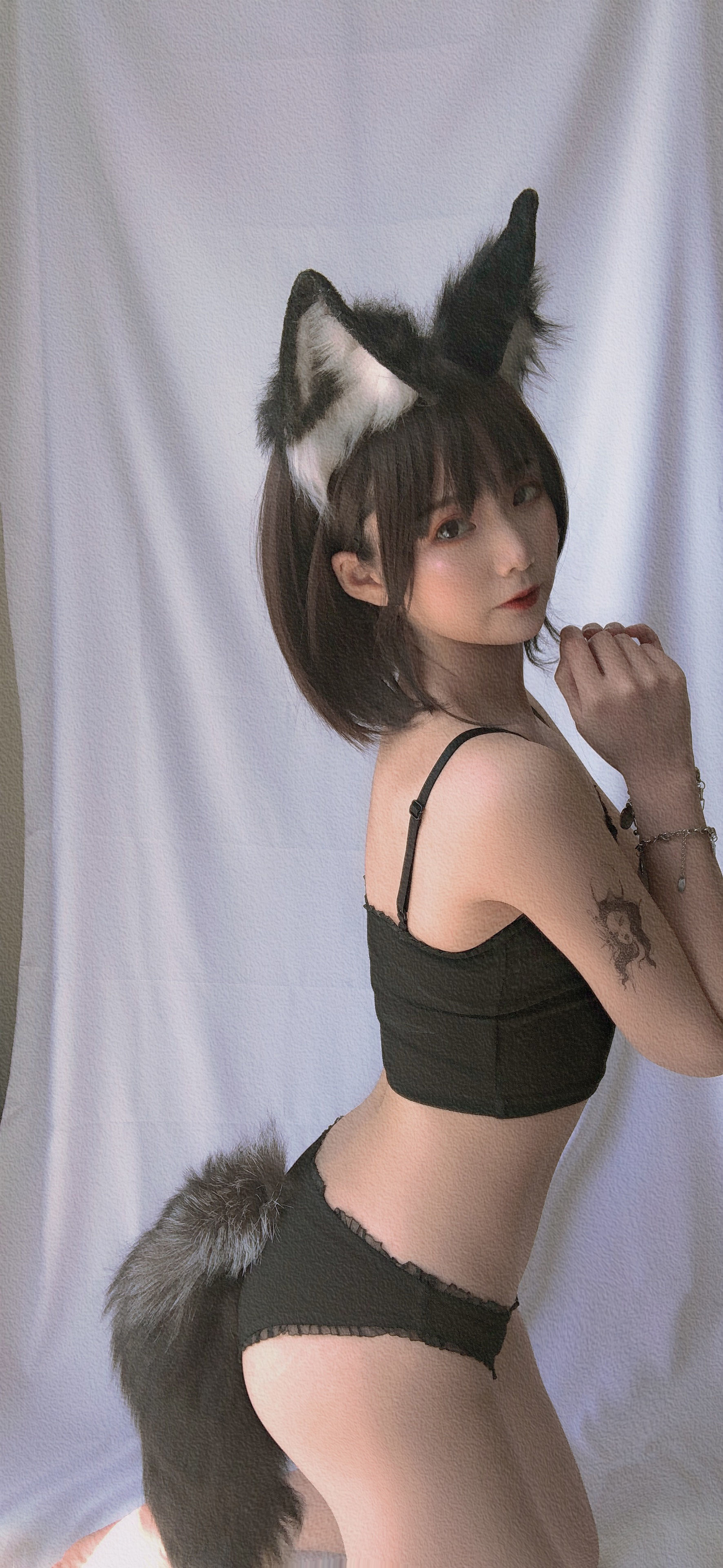 [网红COSER] 萌妹是青水 - 小狼