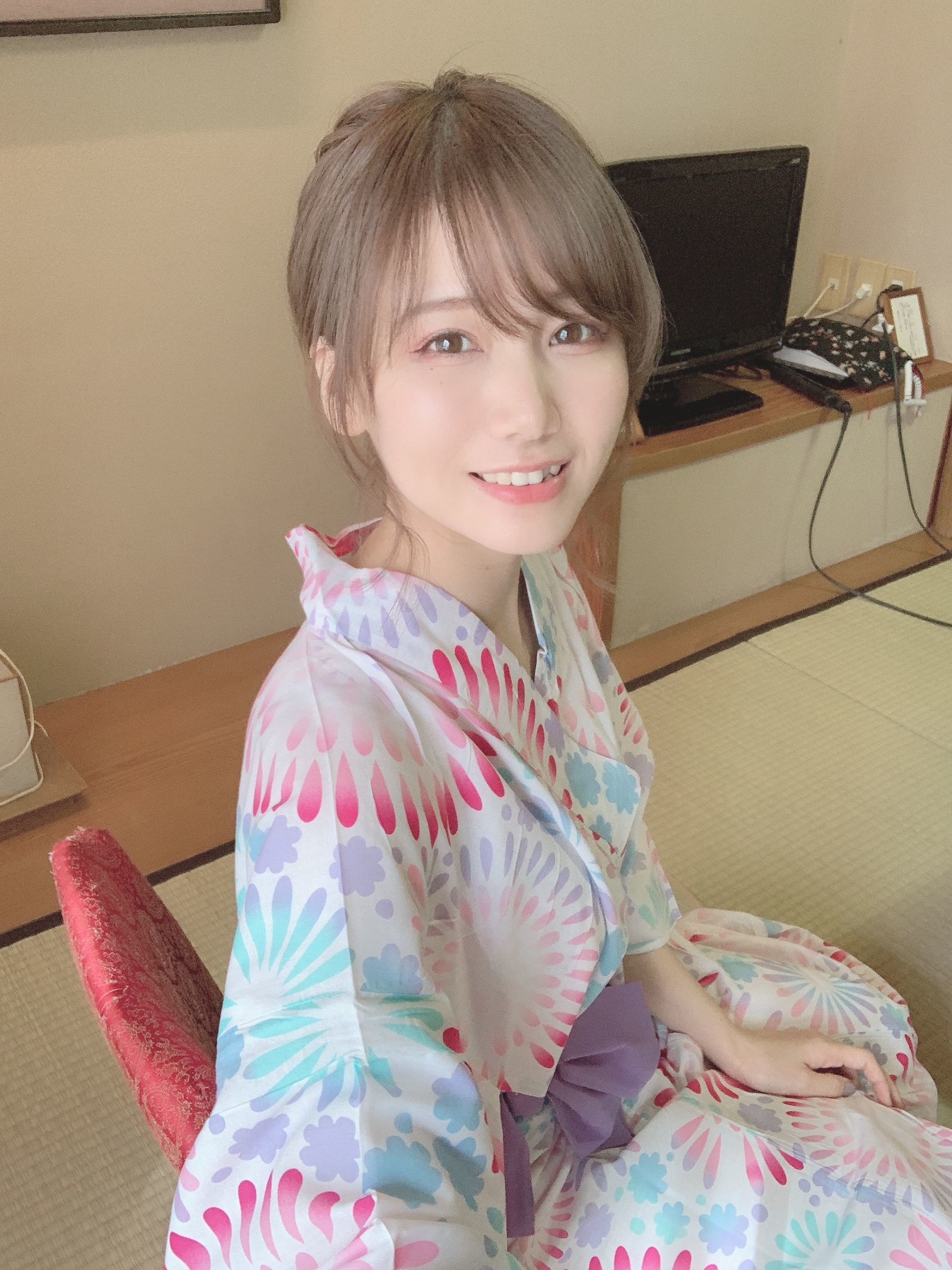 [网红COSER] 日本甜美COSERけんけん[fantia] 2020.06 花火柄浴衣②(′∩ω・｀)ﾁﾗｯ!!