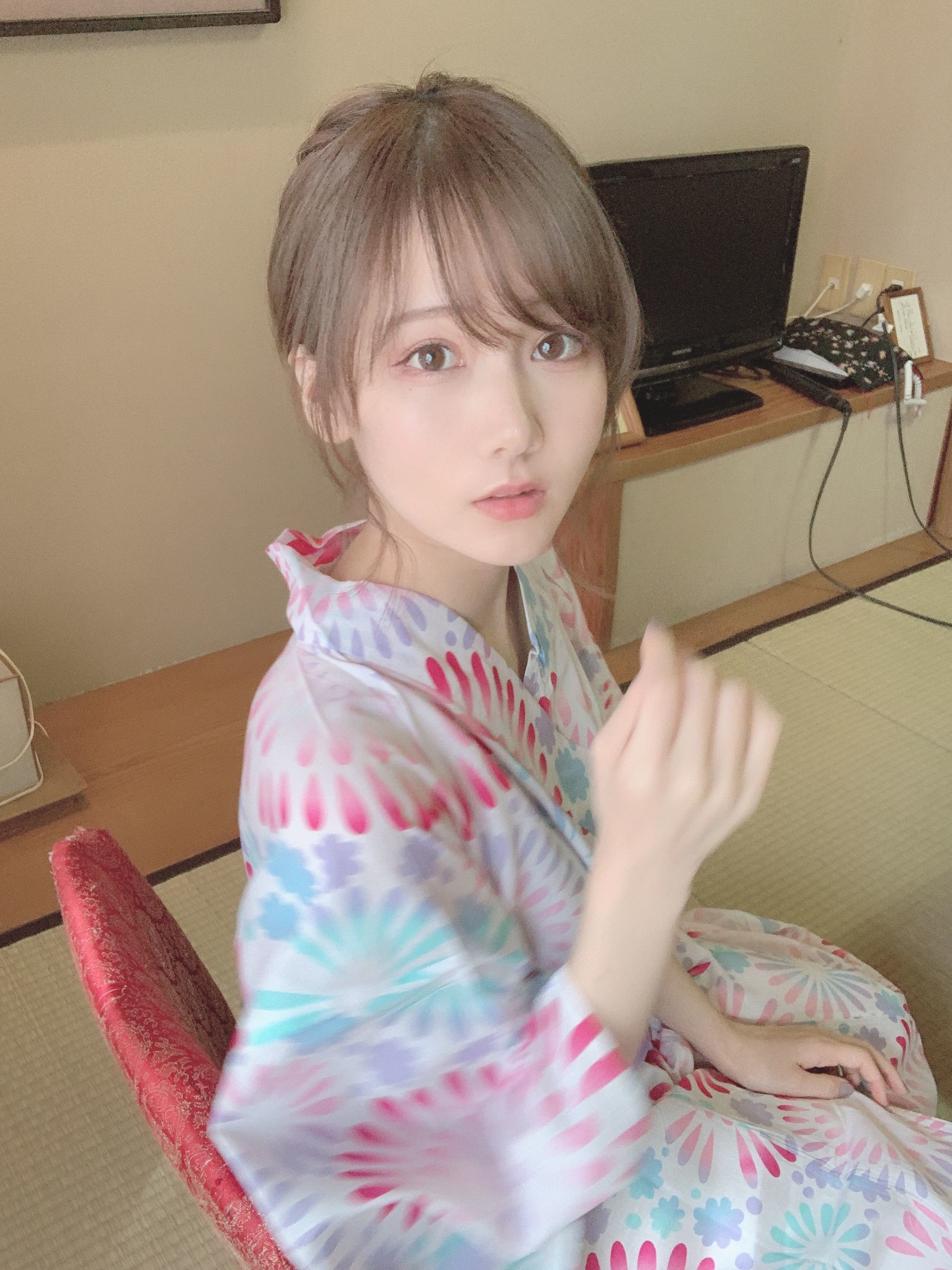 [网红COSER] 日本甜美COSERけんけん[fantia] 2020.06 花火柄浴衣②(′∩ω・｀)ﾁﾗｯ!!