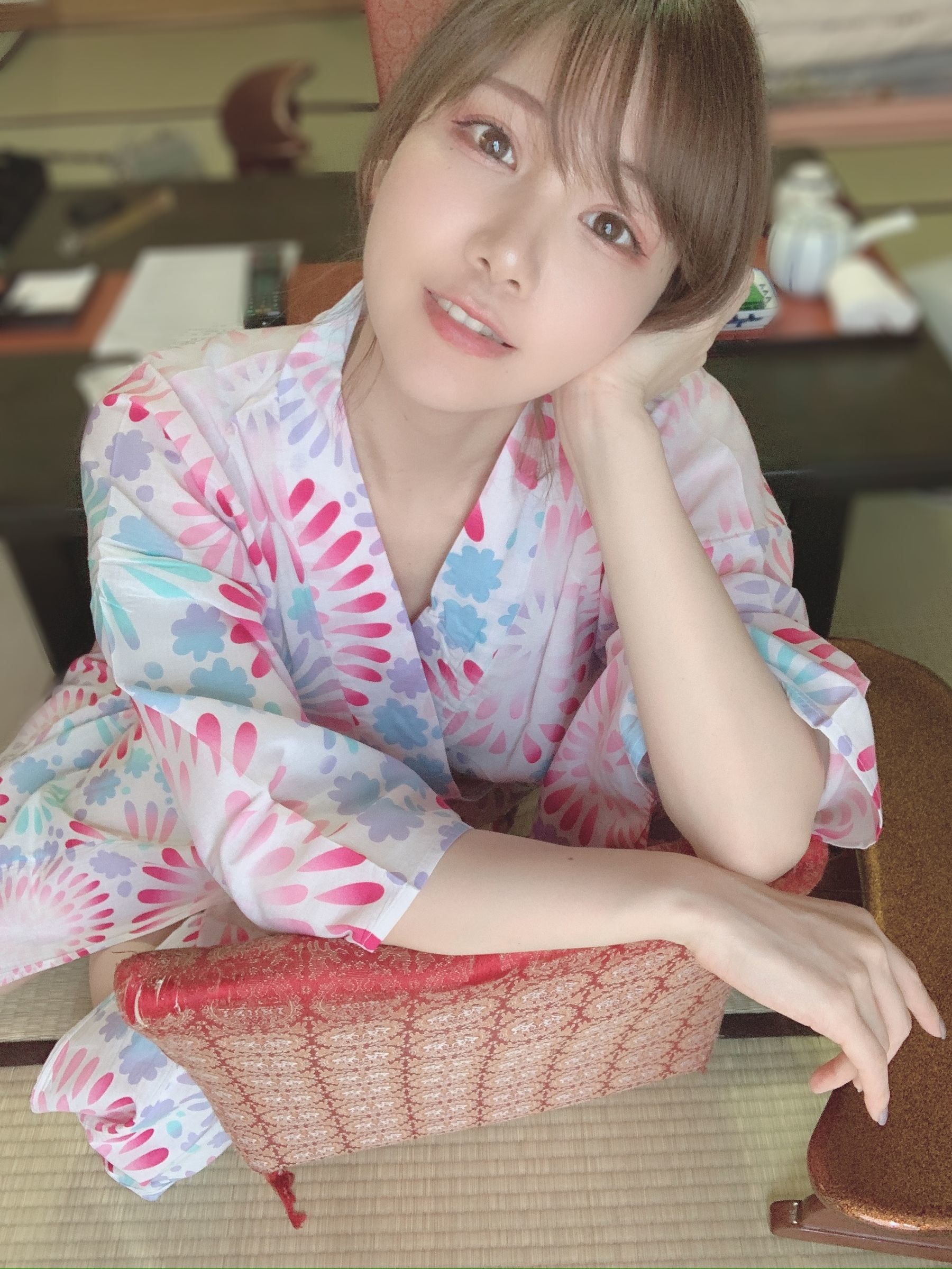 [网红COSER] 日本甜美COSERけんけん[fantia] 2020.06 花火柄浴衣②(′∩ω・｀)ﾁﾗｯ!!