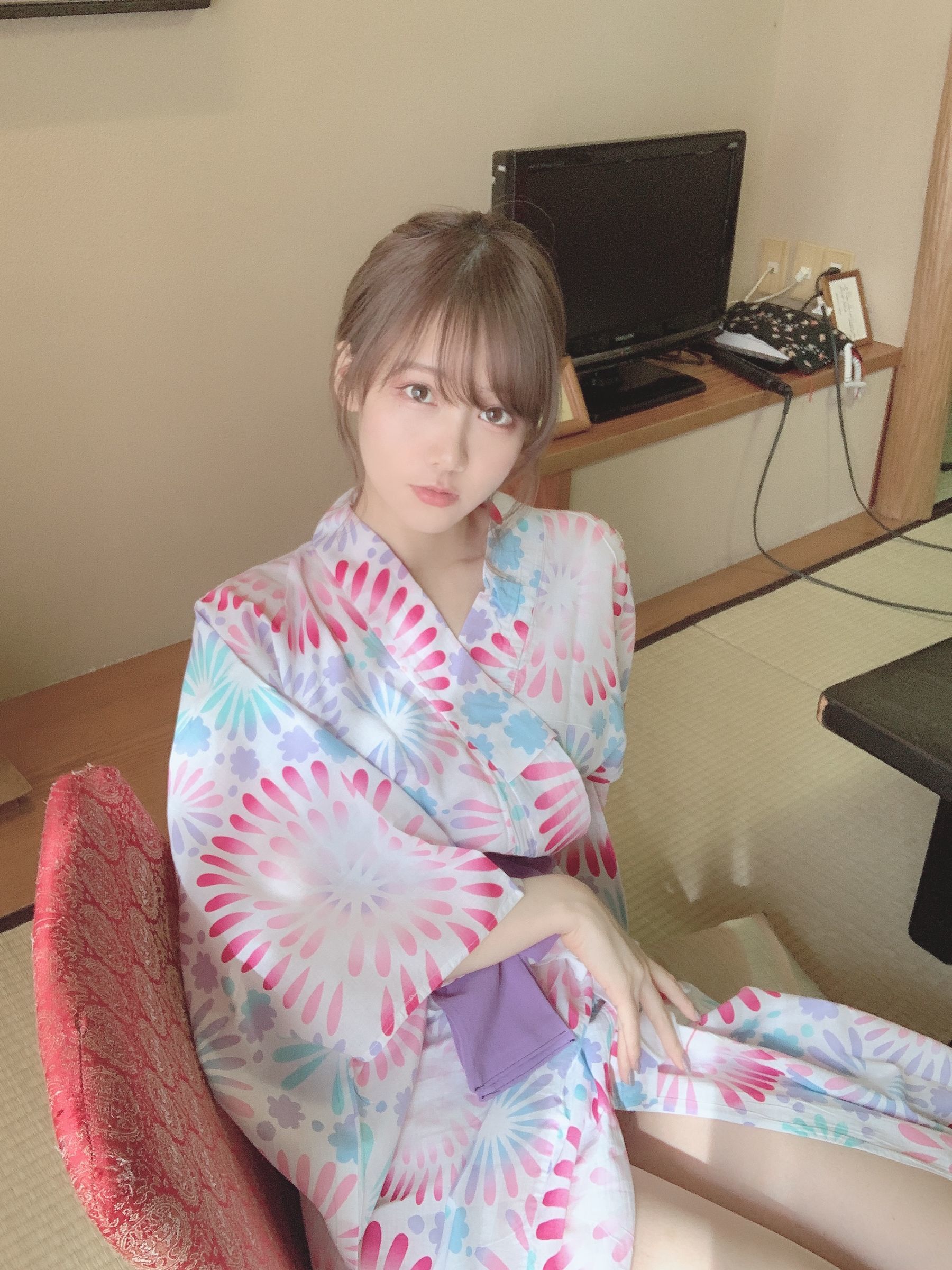 [网红COSER] 日本甜美COSERけんけん[fantia] 2020.06 花火柄浴衣②(′∩ω・｀)ﾁﾗｯ!!