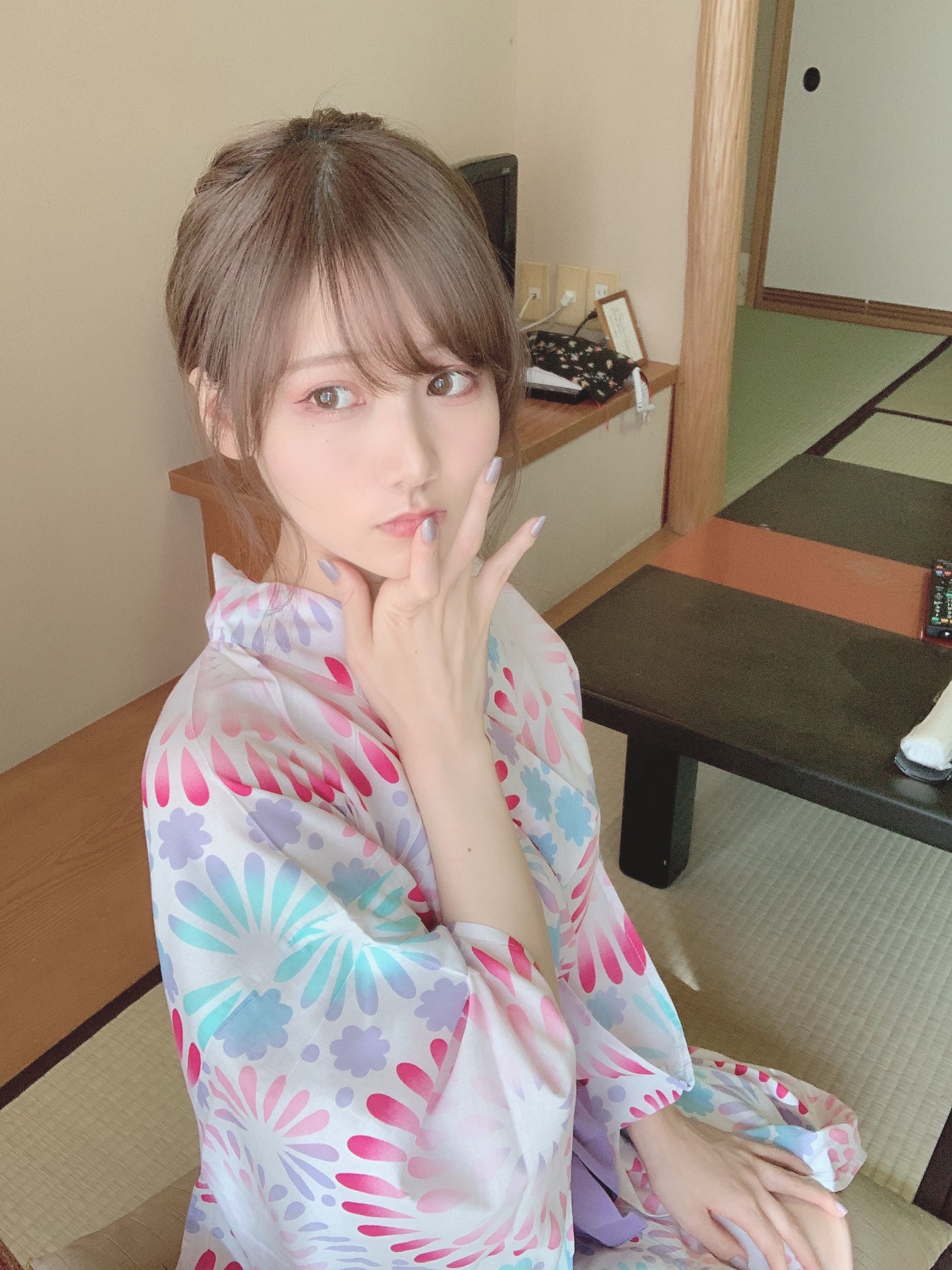 [网红COSER] 日本甜美COSERけんけん[fantia] 2020.06 花火柄浴衣②(′∩ω・｀)ﾁﾗｯ!!