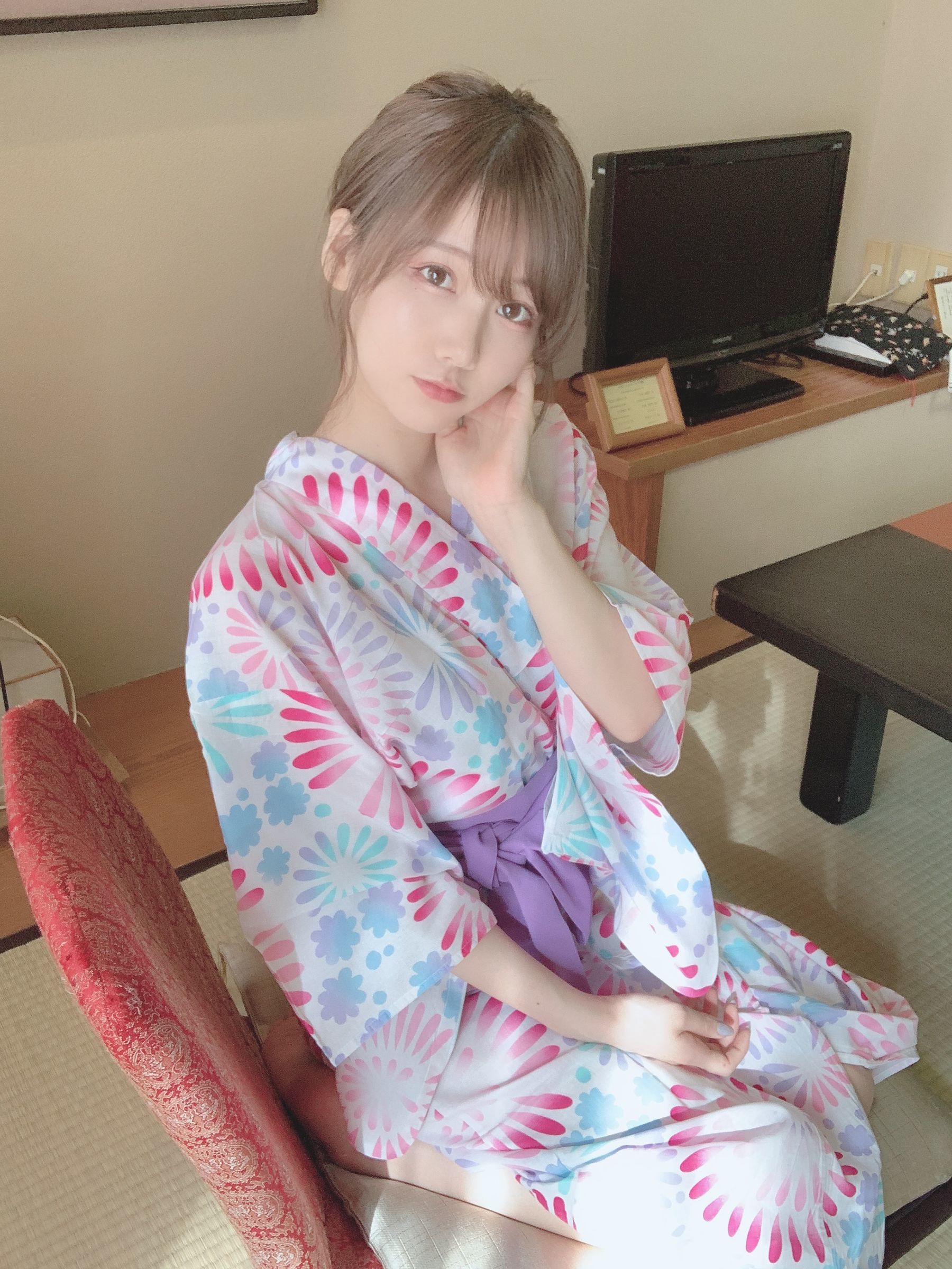 [网红COSER] 日本甜美COSERけんけん[fantia] 2020.06 花火柄浴衣②(′∩ω・｀)ﾁﾗｯ!!