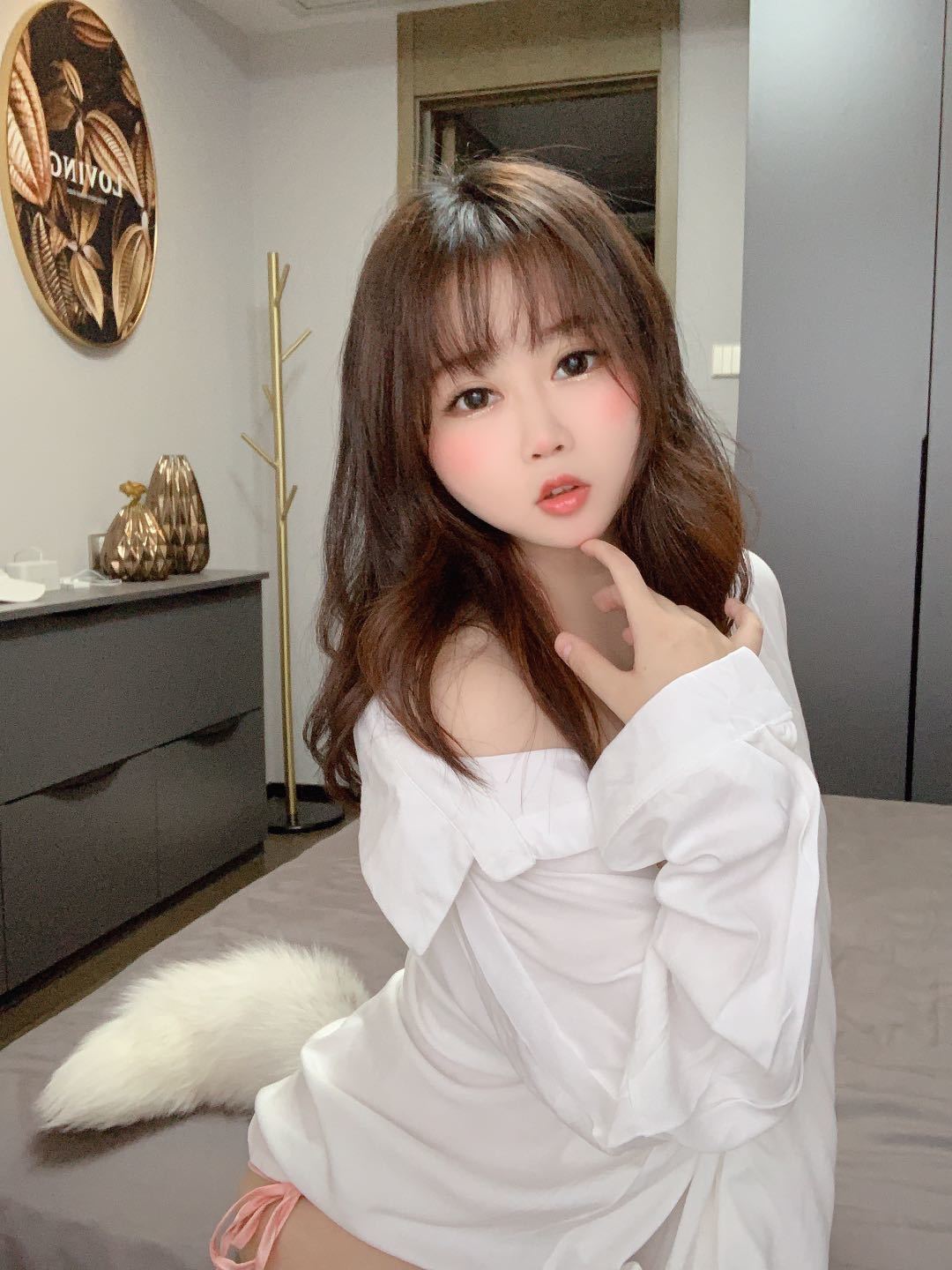 [网红COSER] 蜜桃少女是依酱呀 - 尾巴