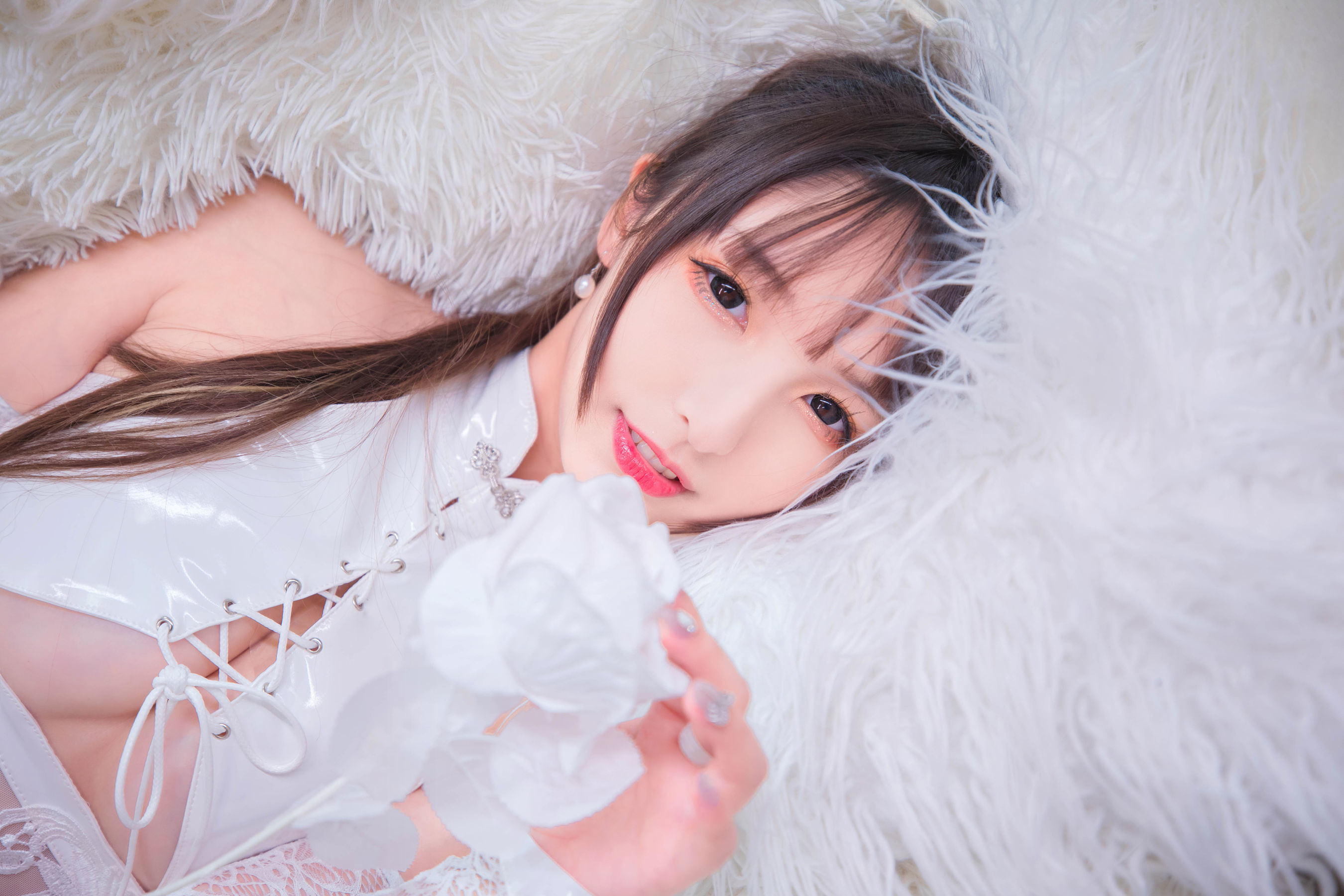 [网红COSER] 萝莉神楽板真冬之風と月-白旗袍