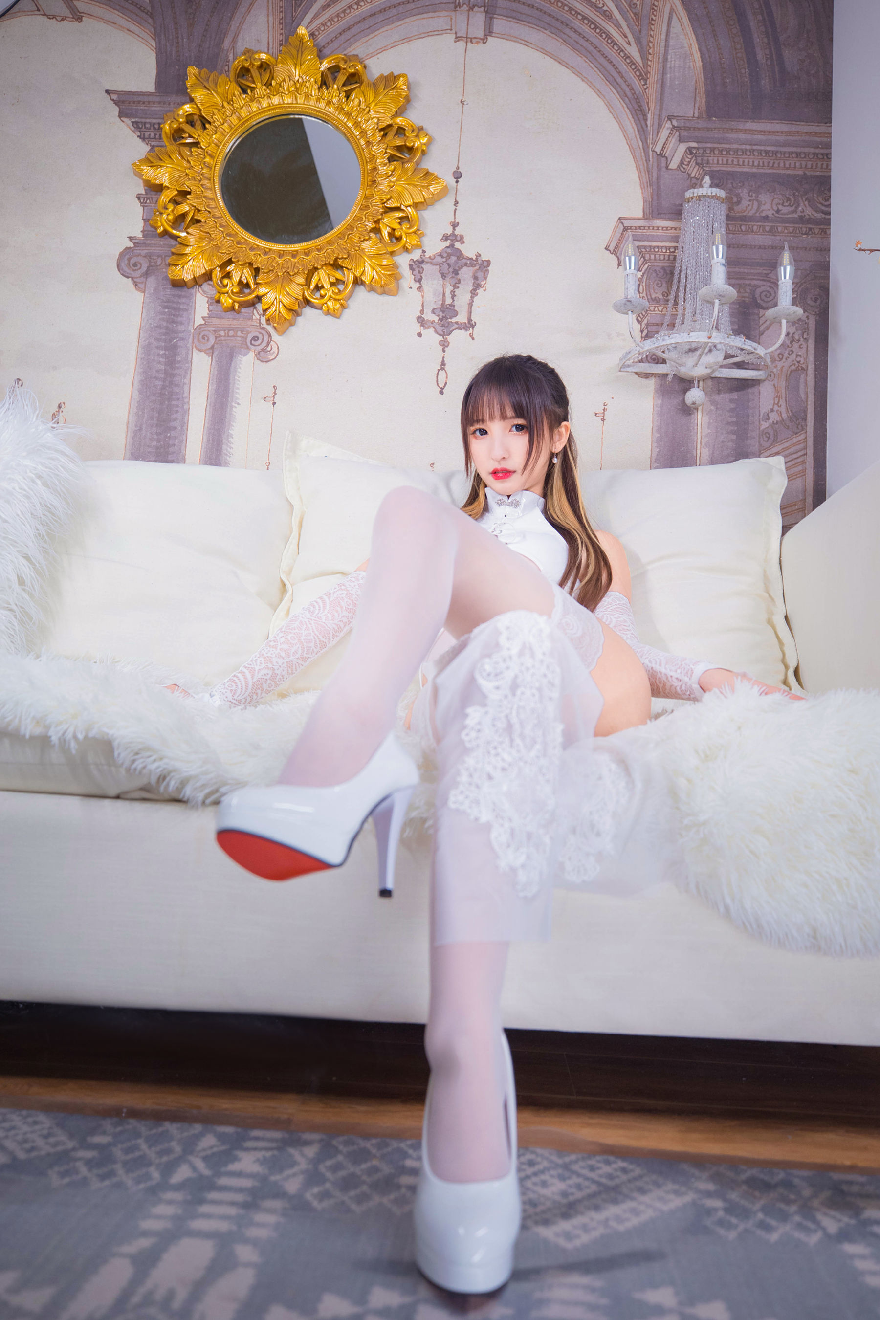 [网红COSER] 萝莉神楽板真冬之風と月-白旗袍