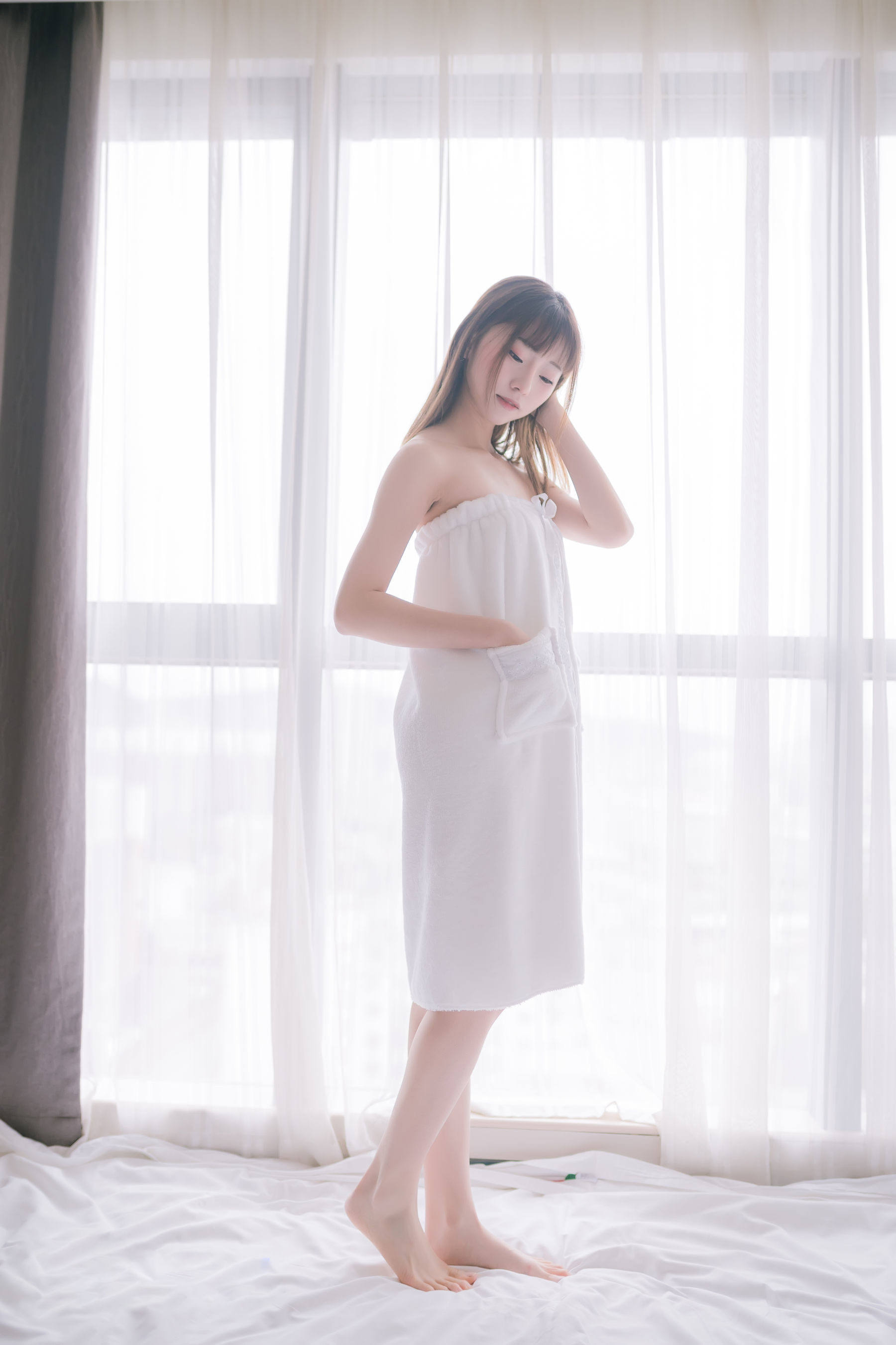 [网红COSER] 动漫博主Kitaro_绮太郎 - 纯白浴巾