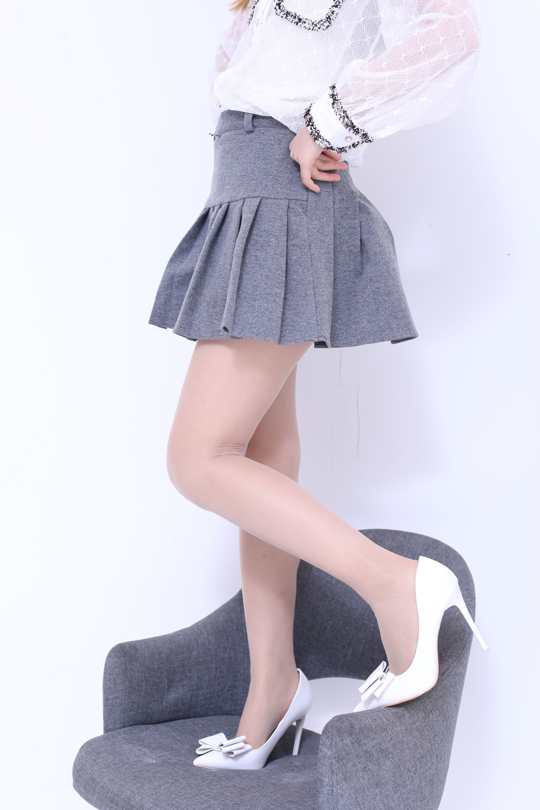 [奈丝] NO.018 高高 少女心的白色蝴蝶结