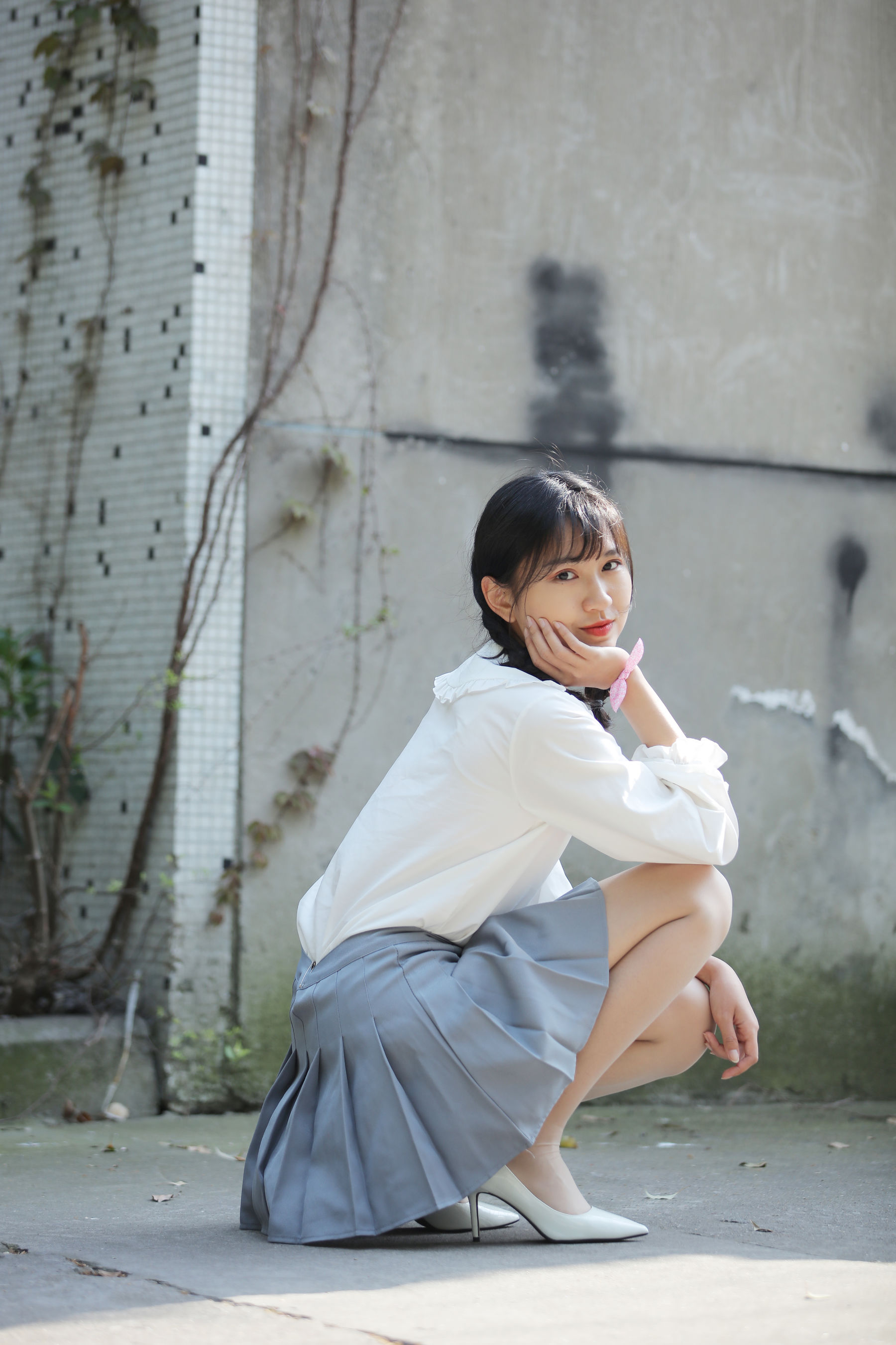 [奈丝] NO.072 小橙子 扎马尾辫 穿白褶裙