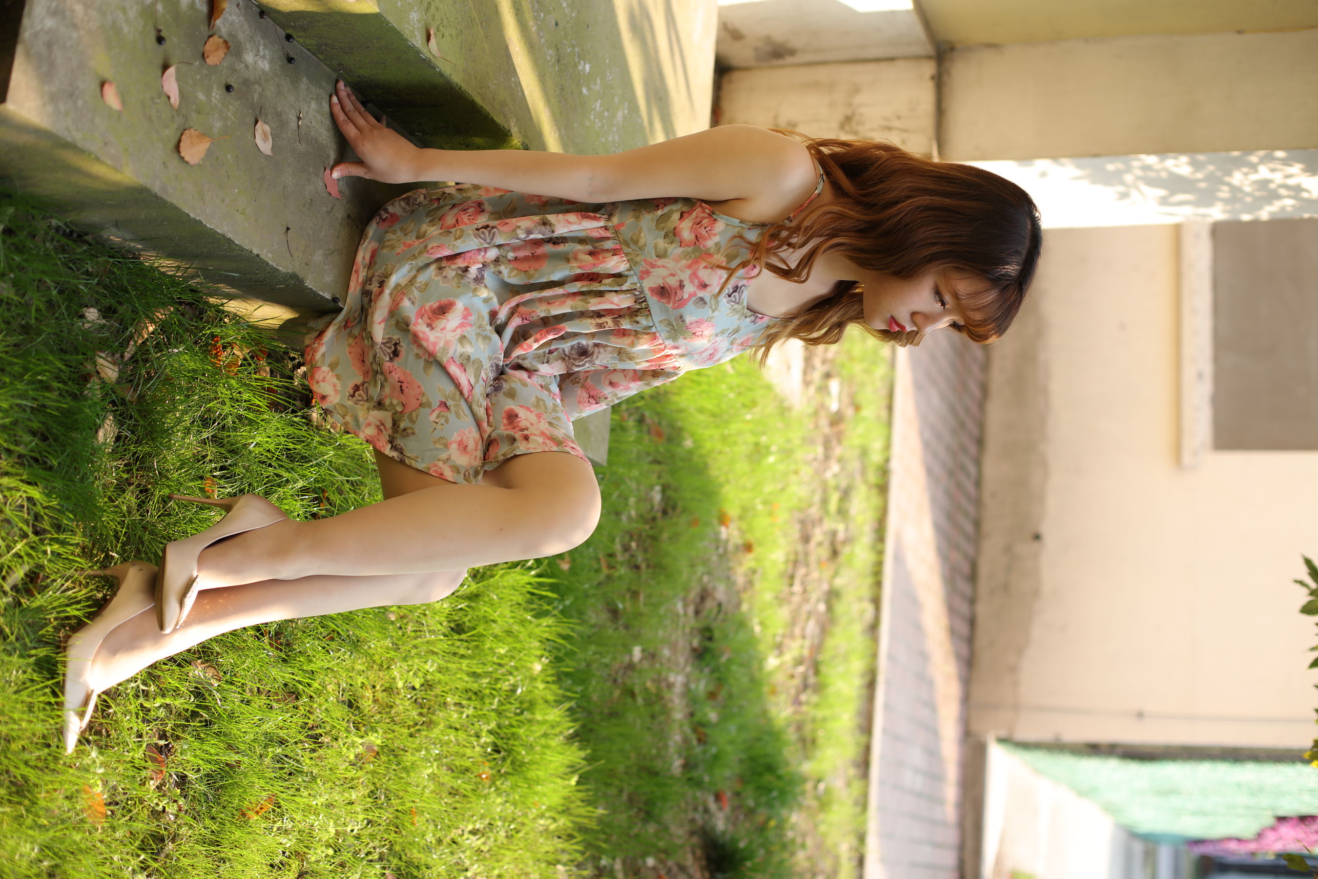 [奈丝] NO.076 高高 花朵儿吊带裙