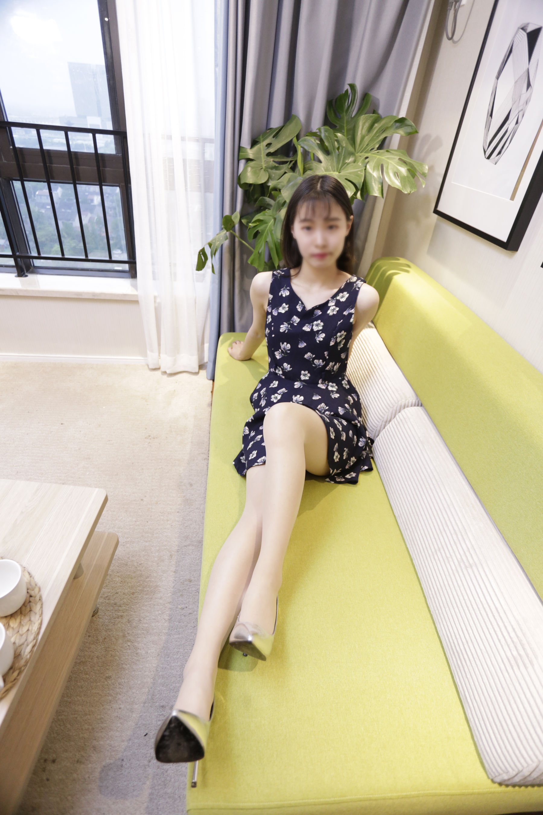 [奈丝] NO.083 小仙 公寓房间随意凹大长腿