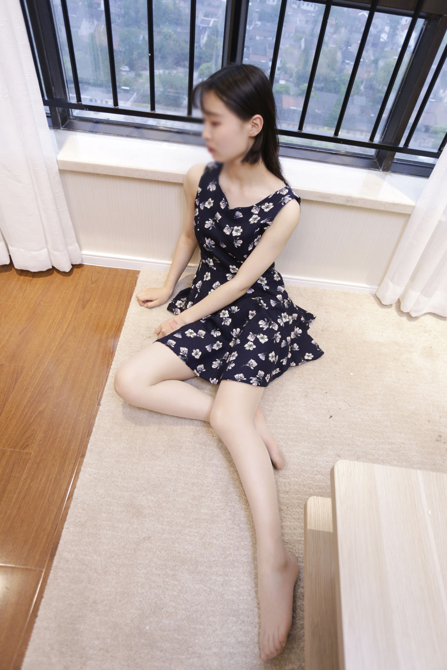[奈丝] NO.083 小仙 公寓房间随意凹大长腿