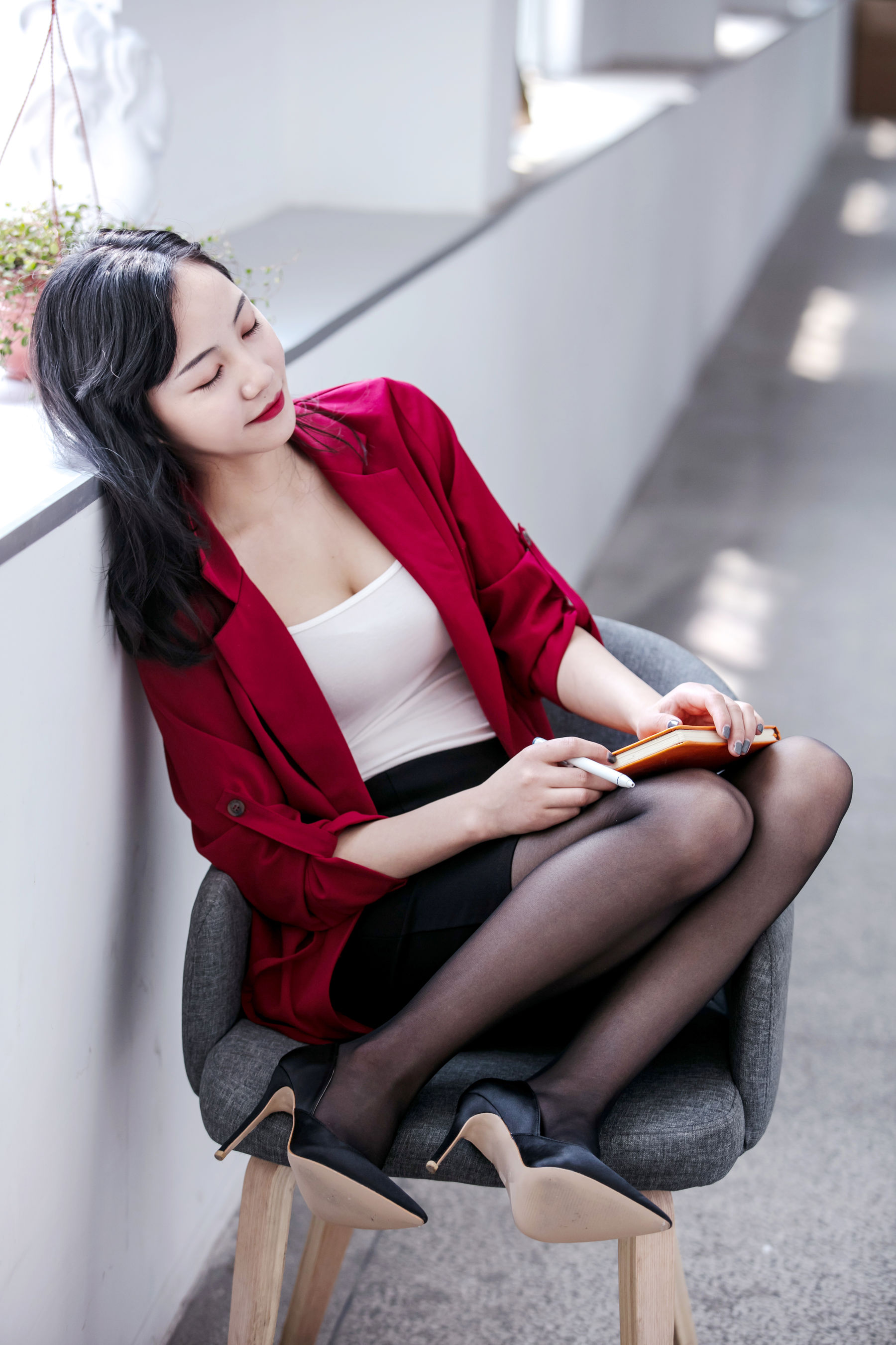 [奈丝] NO.087 小啊刀 通勤Office Lady