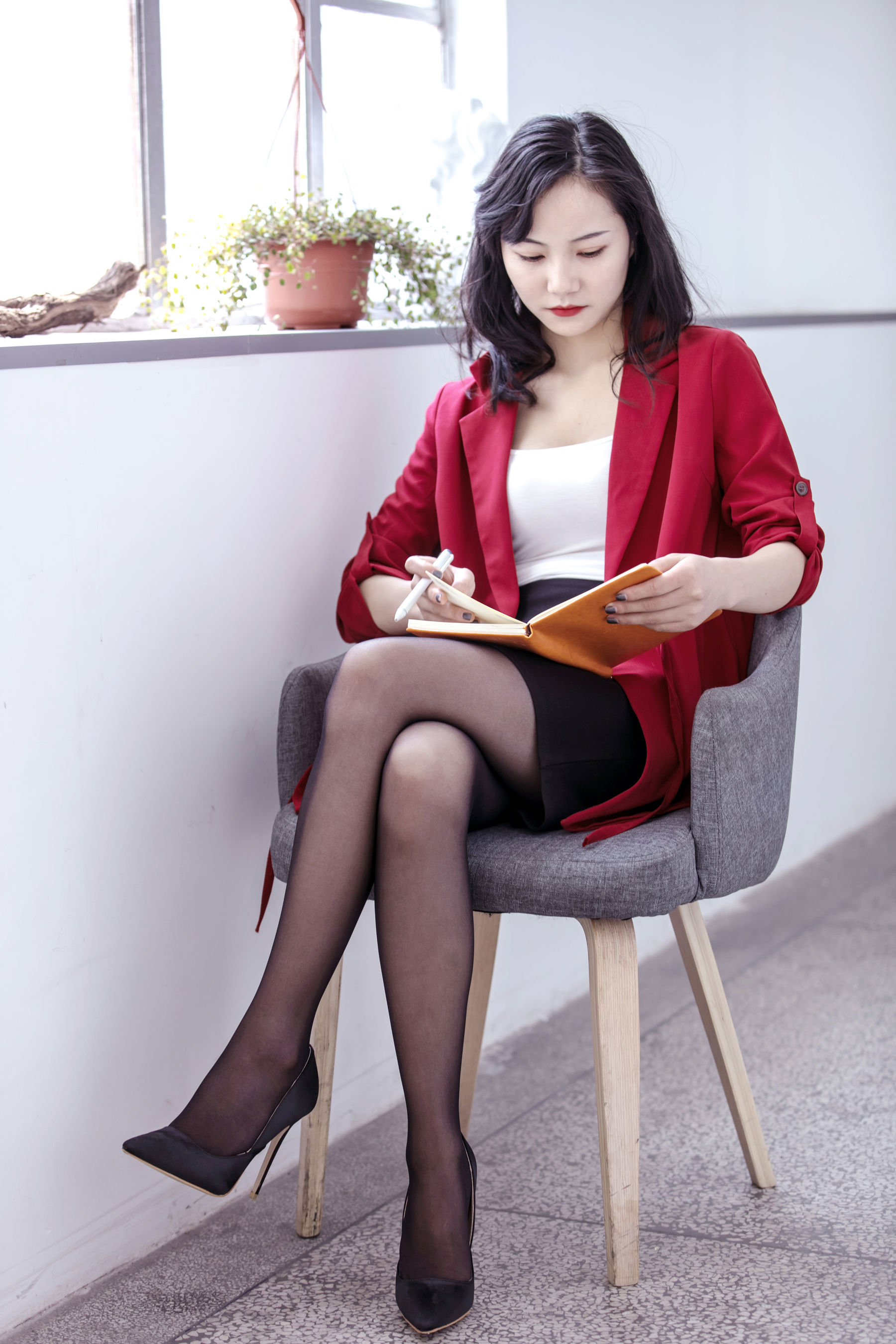 [奈丝] NO.087 小啊刀 通勤Office Lady