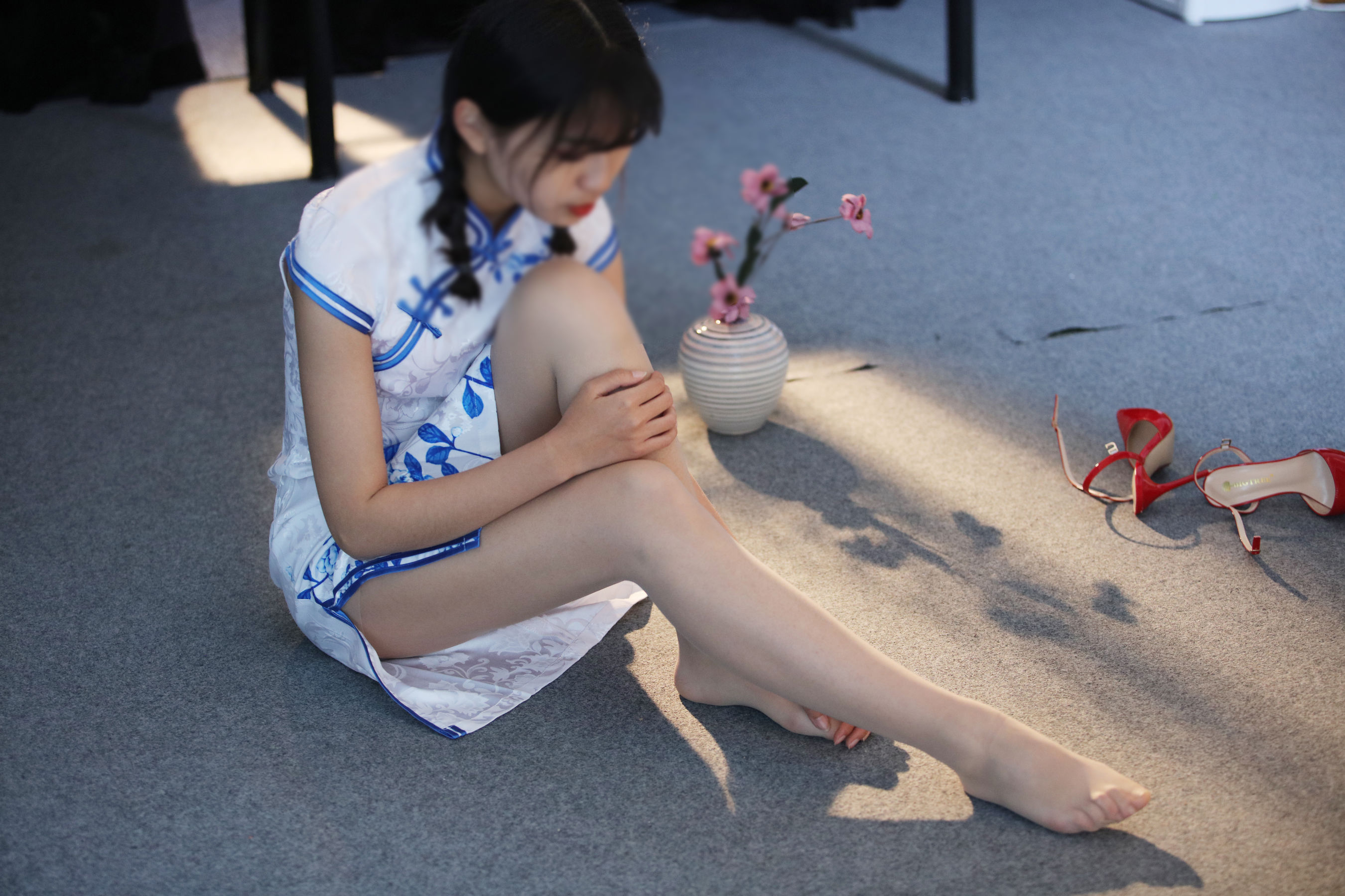 [奈丝] NO.114 小橙子 初尝旗袍肉丝