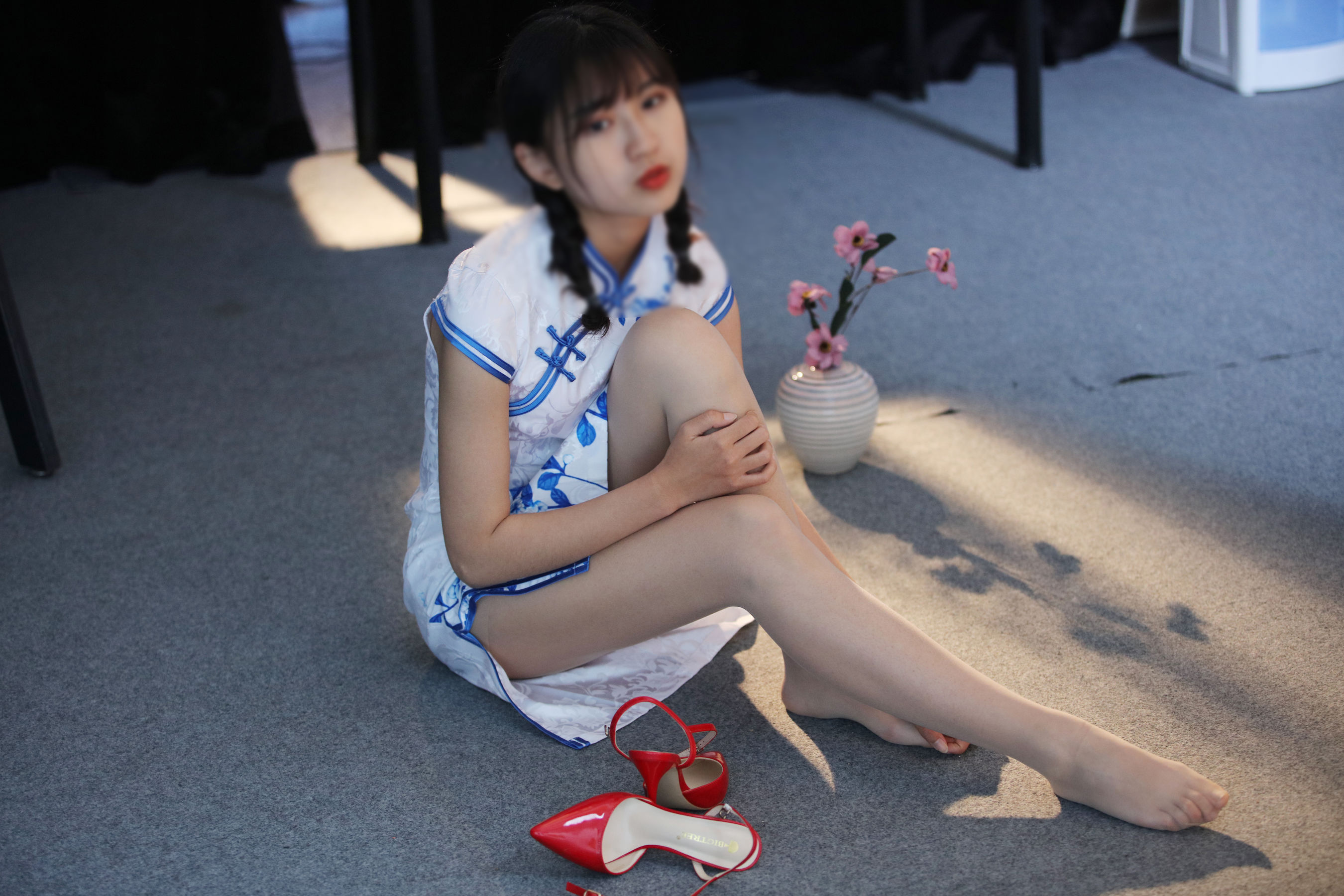 [奈丝] NO.114 小橙子 初尝旗袍肉丝