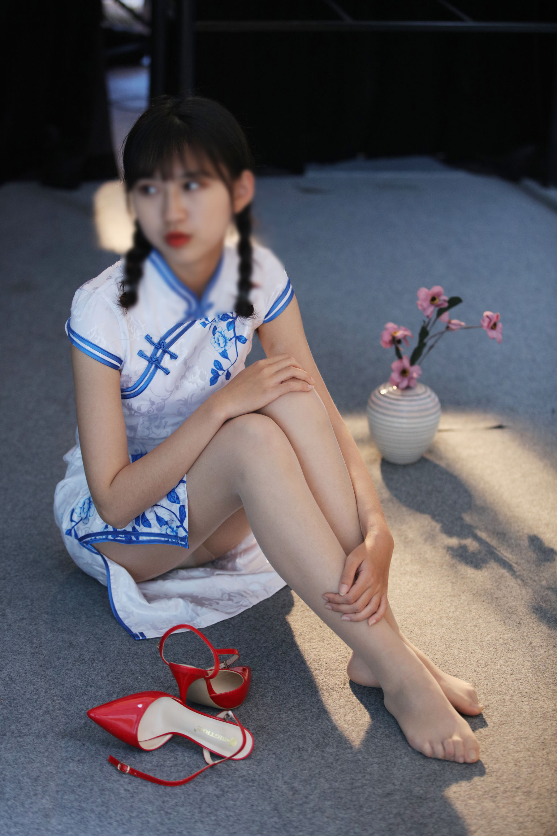 [奈丝] NO.114 小橙子 初尝旗袍肉丝