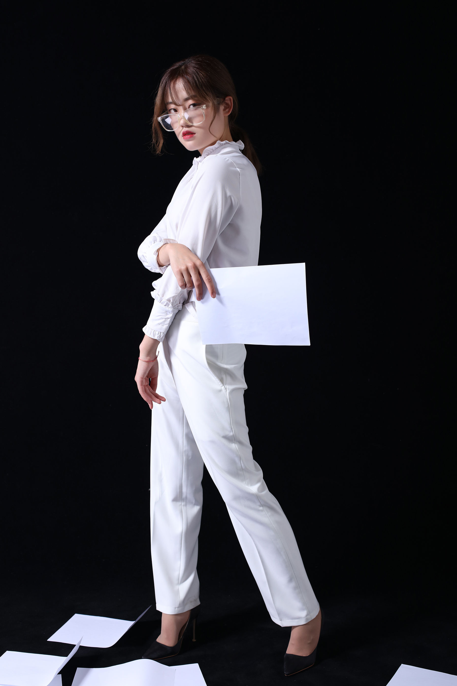 [奈丝] NO.126 可乐 御姐套装 裤里丝