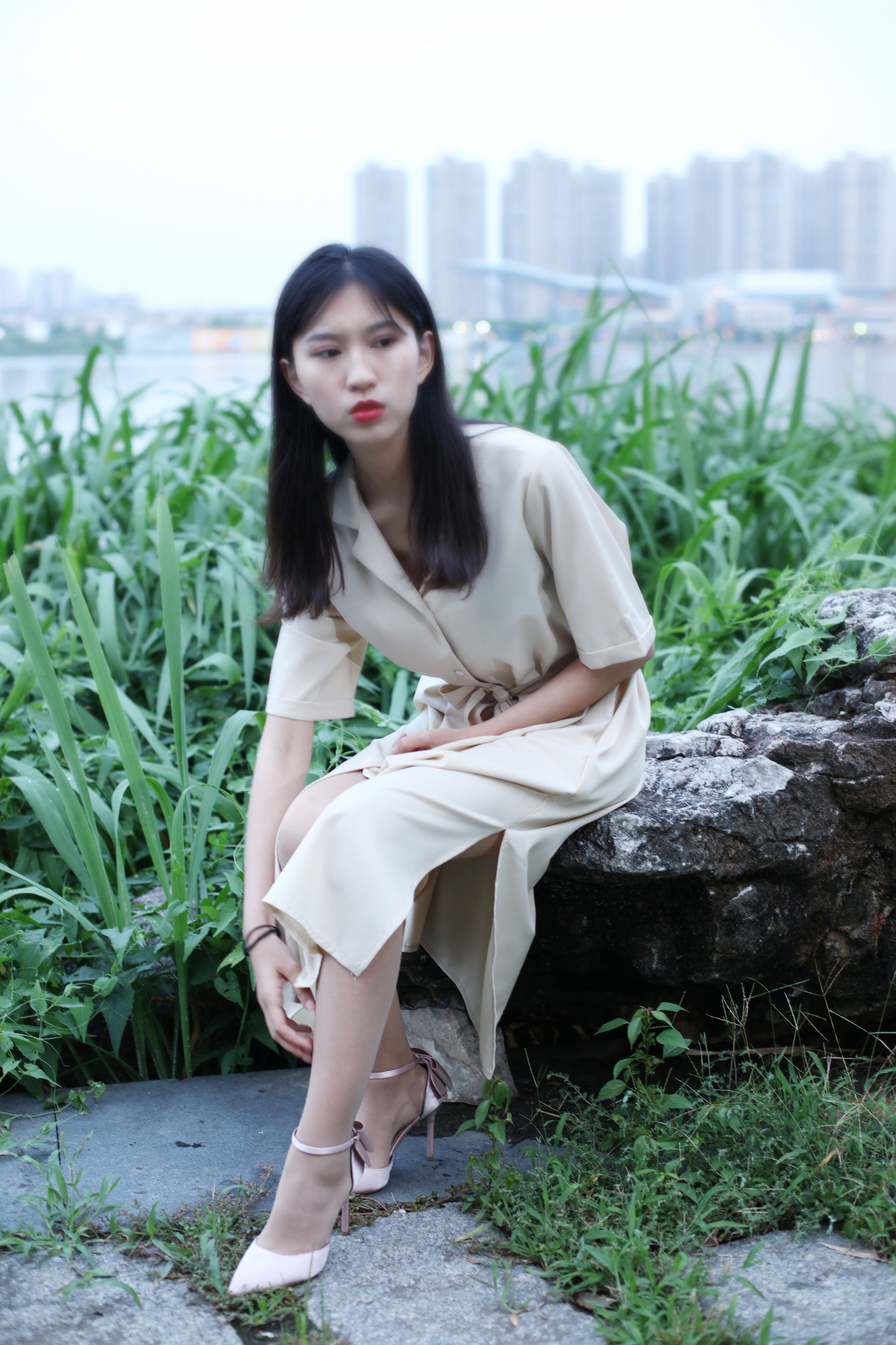 [奈丝] NO.131 小橙子 户外躺拍