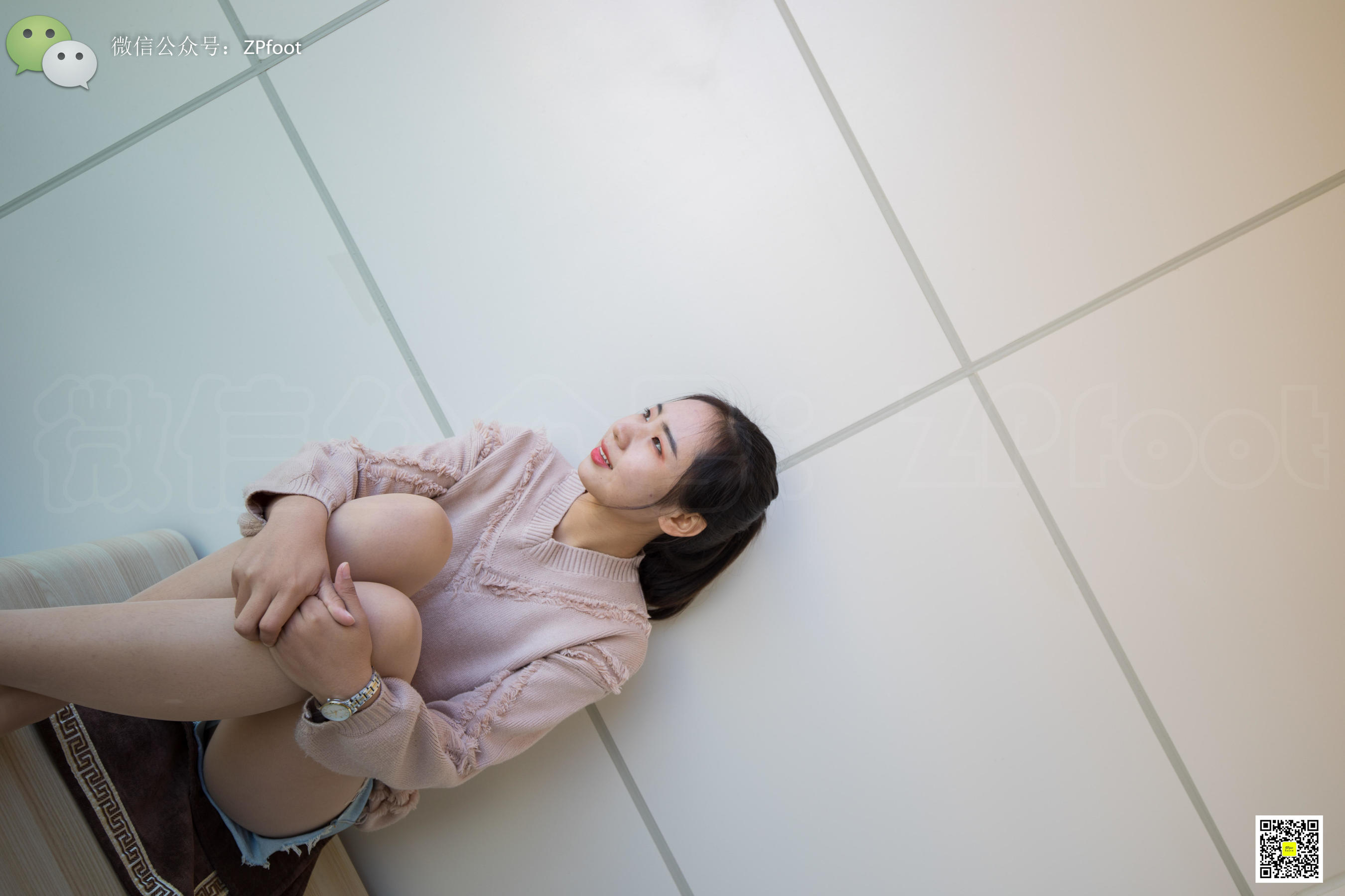 [山茶摄影LSS] NO.062  喜欢看书 喜欢丝袜