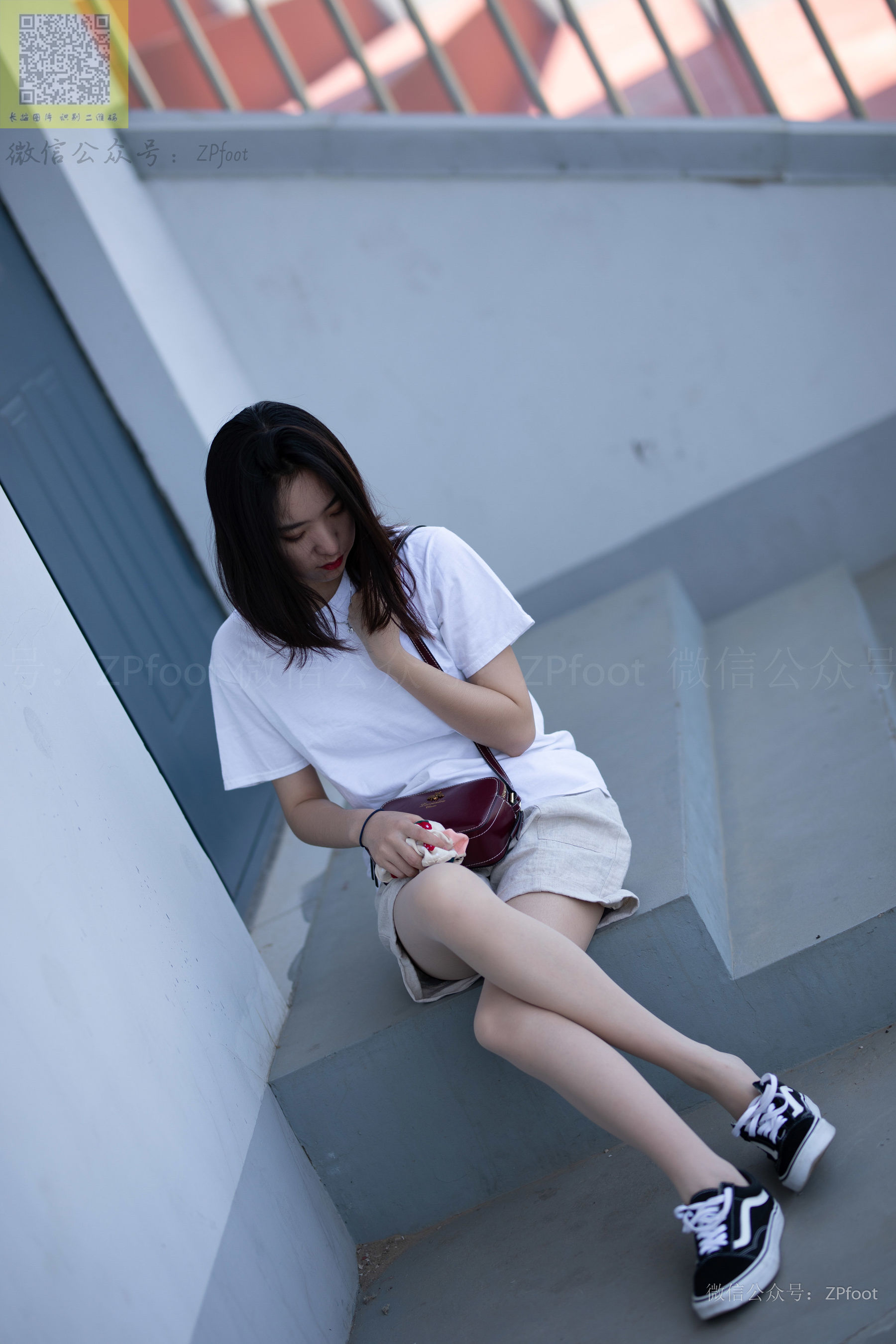 [山茶摄影LSS] NO.141  学妹操场肉丝