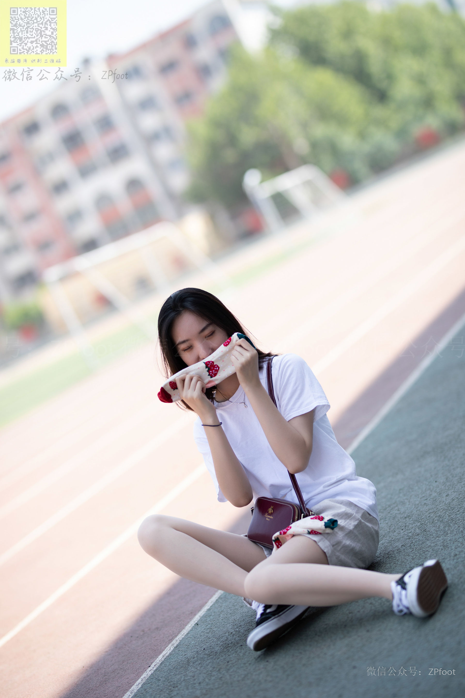 [山茶摄影LSS] NO.141  学妹操场肉丝