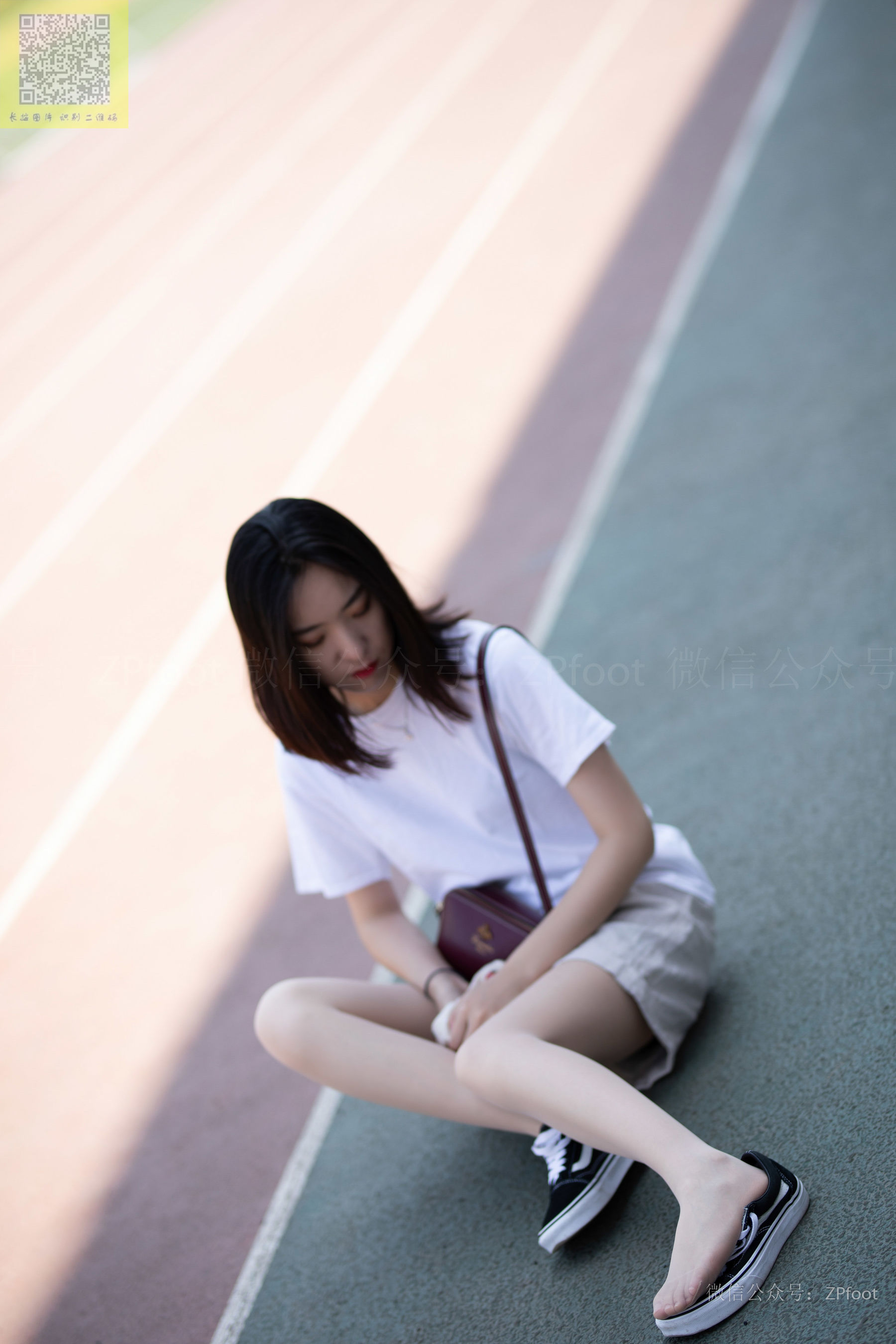 [山茶摄影LSS] NO.141  学妹操场肉丝