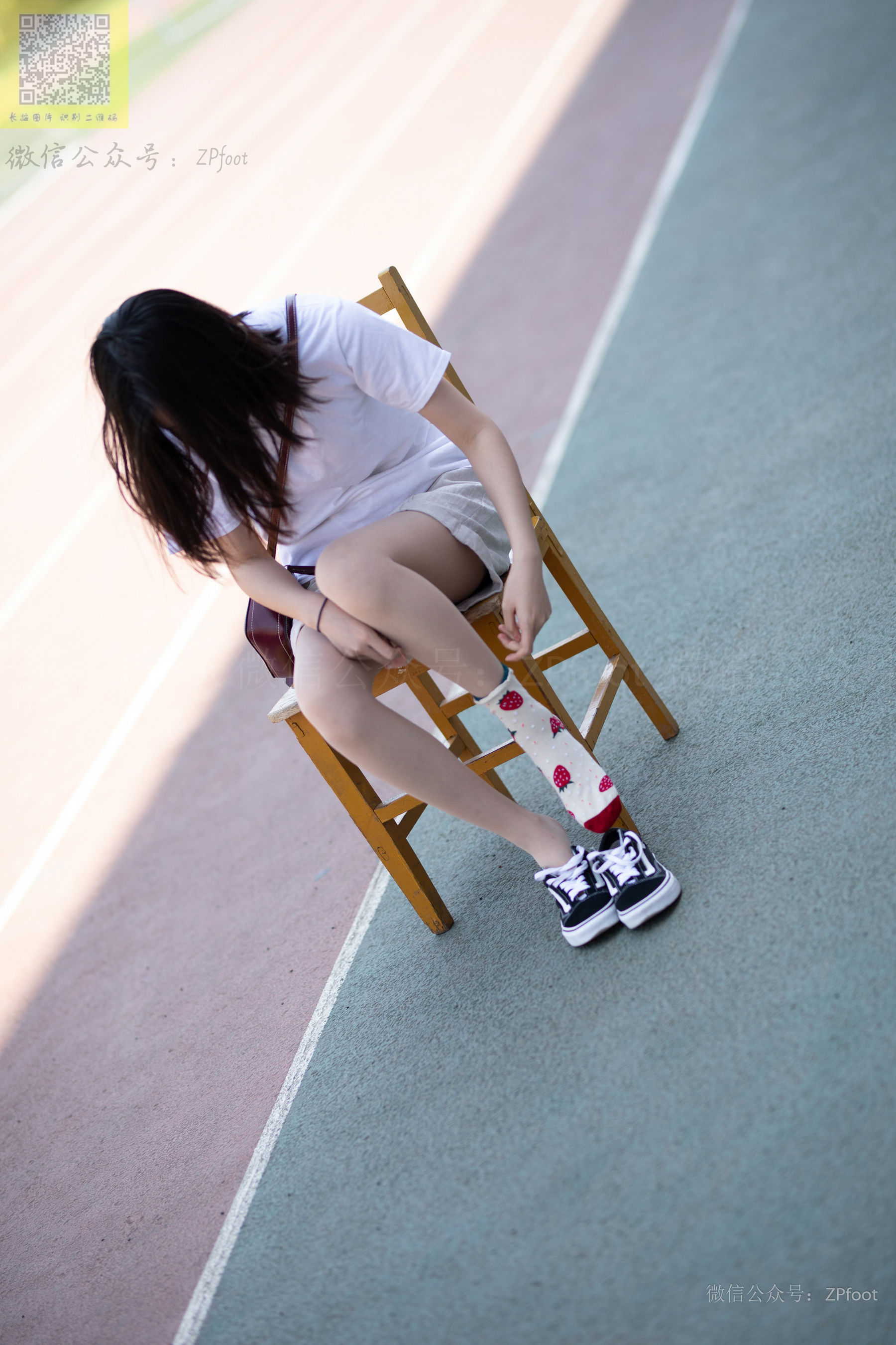 [山茶摄影LSS] NO.141  学妹操场肉丝
