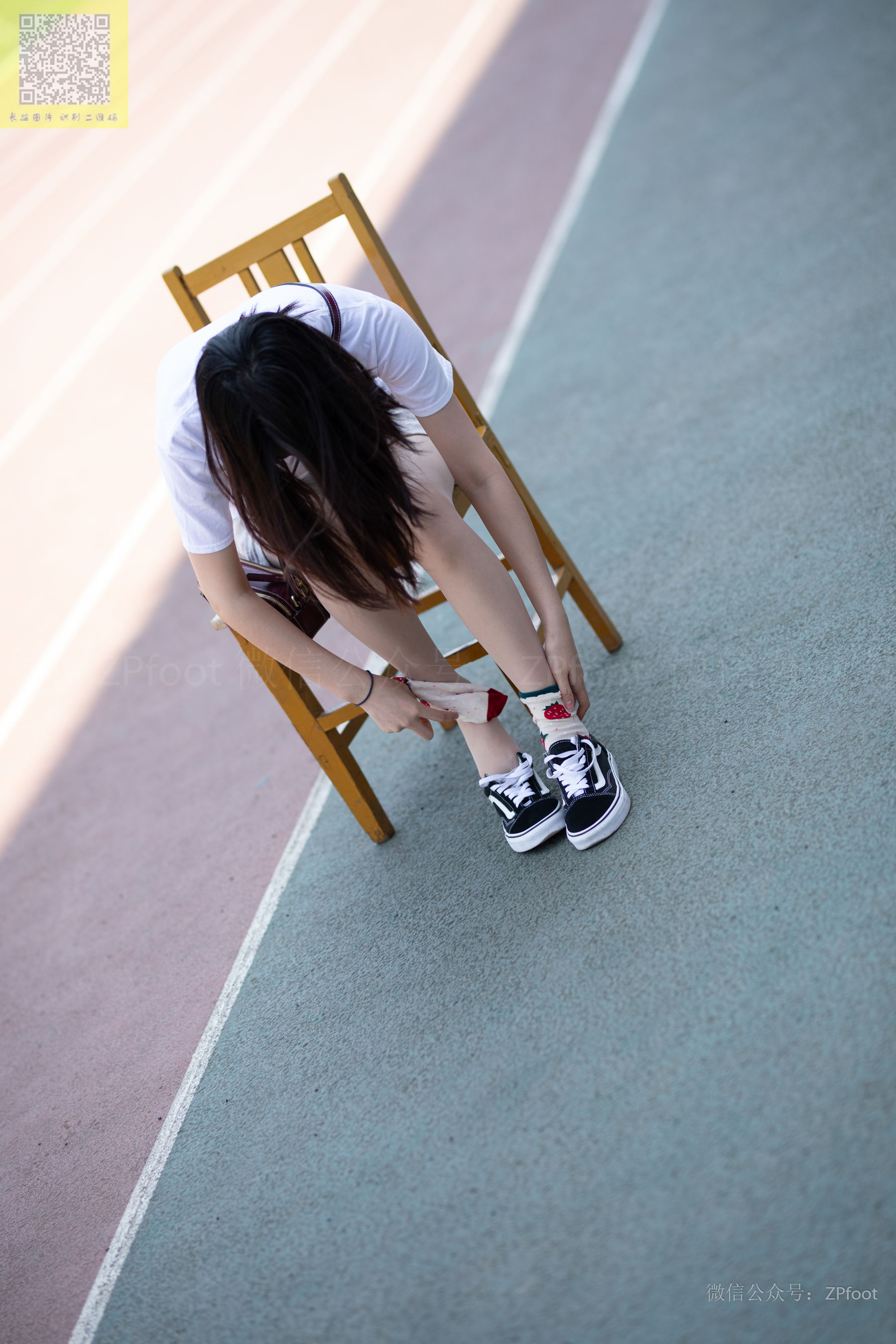 [山茶摄影LSS] NO.141  学妹操场肉丝