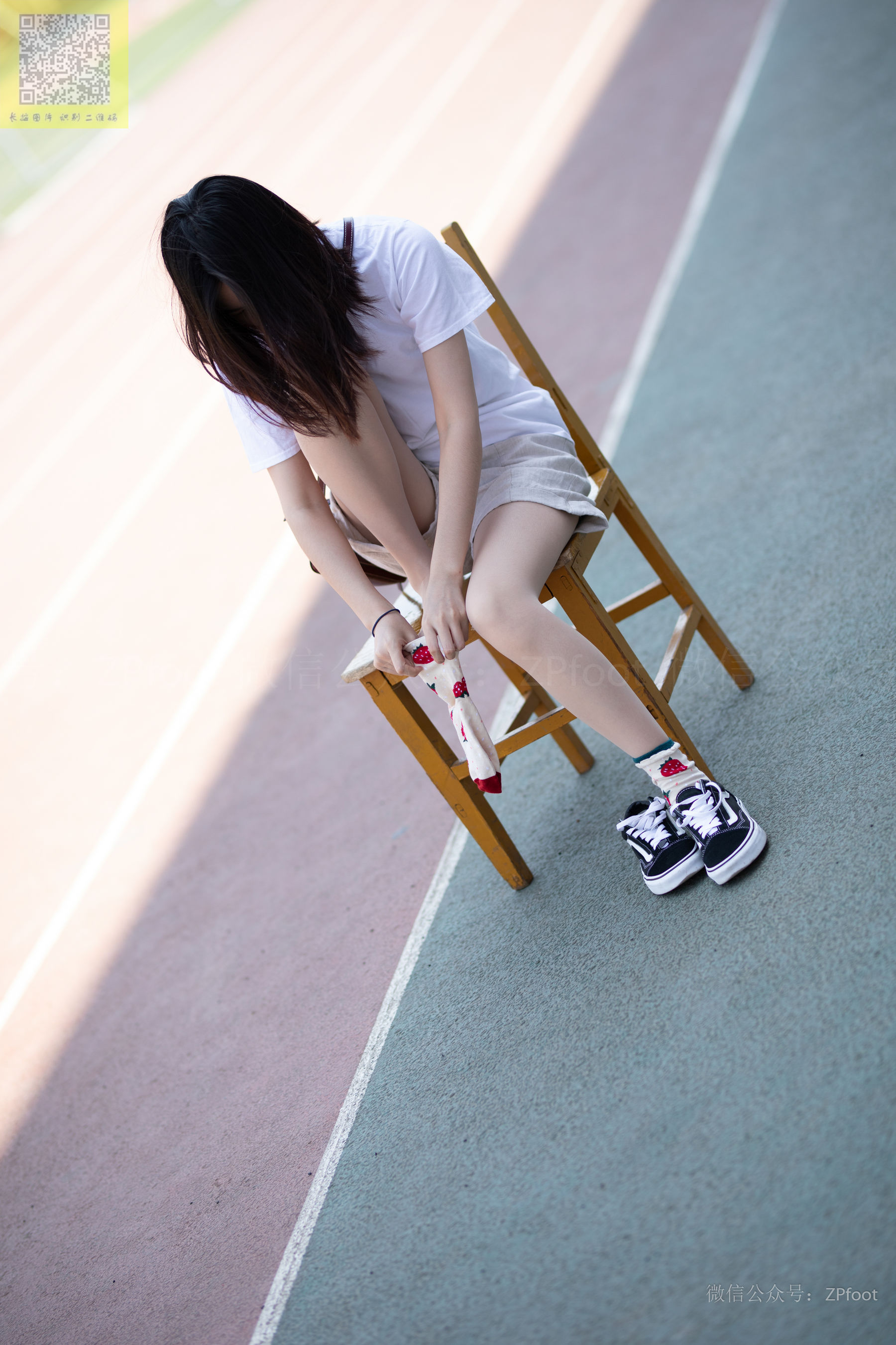 [山茶摄影LSS] NO.141  学妹操场肉丝