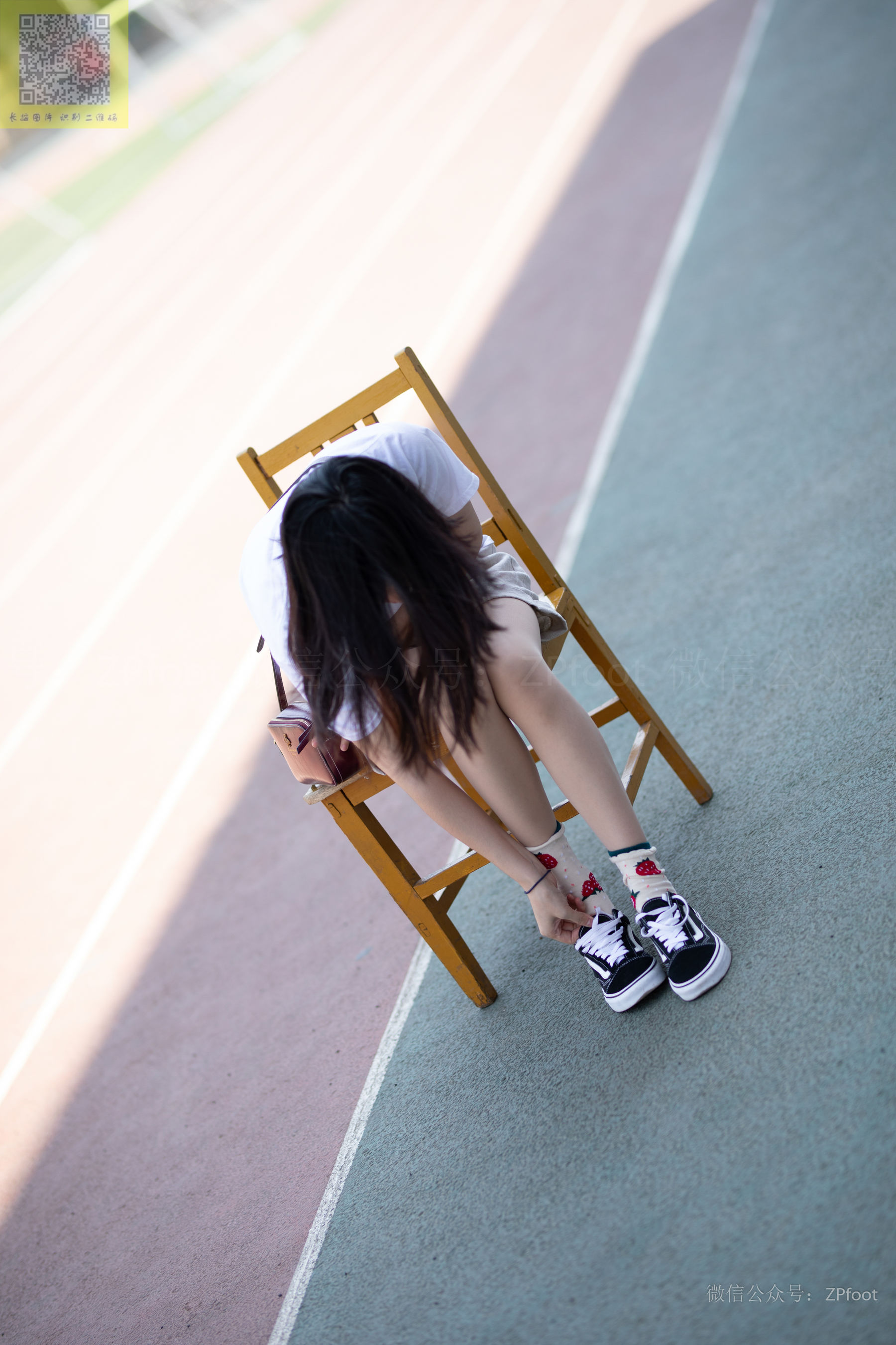 [山茶摄影LSS] NO.141  学妹操场肉丝